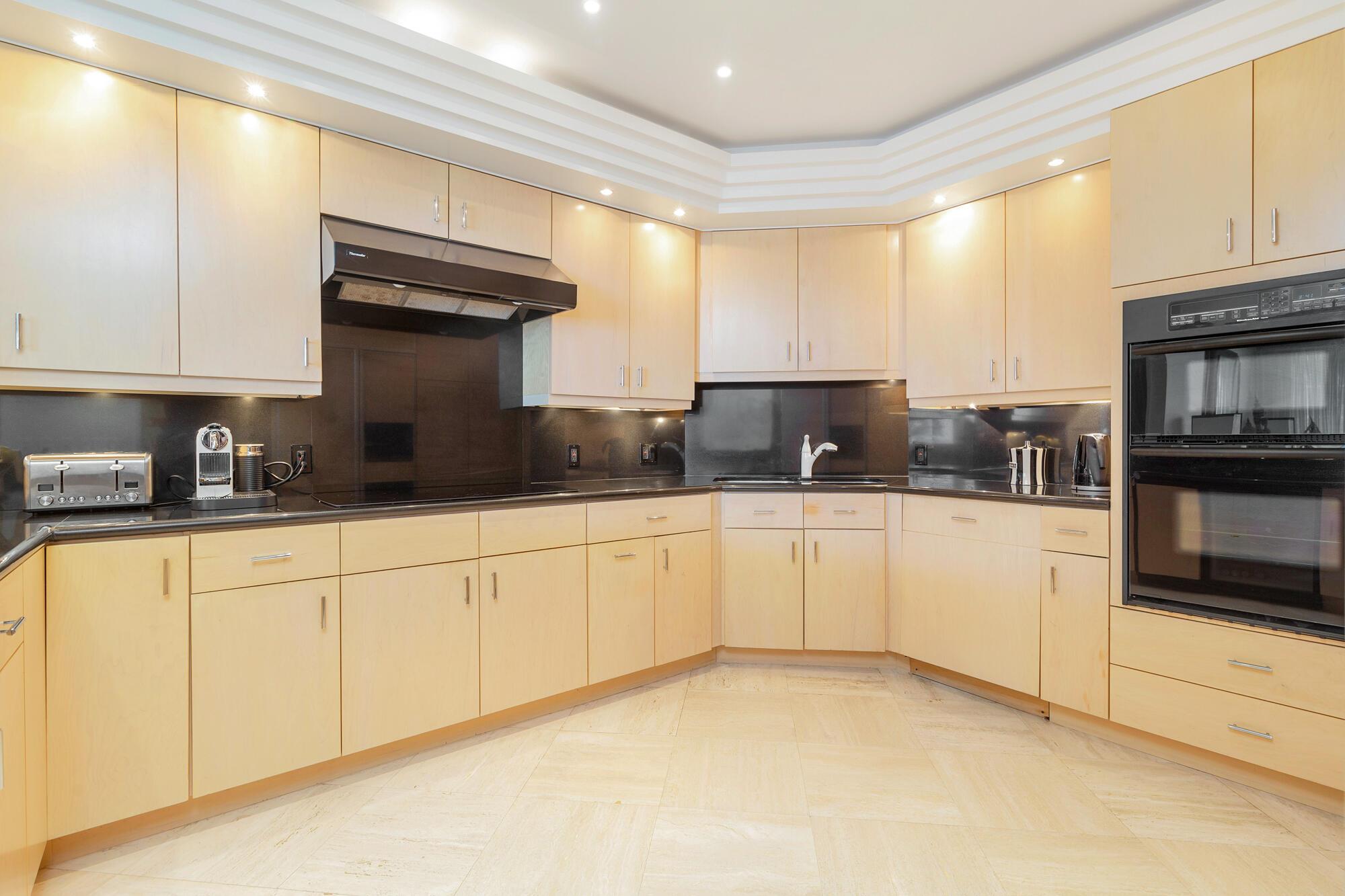 TWO THOUSAND CONDO - Residential