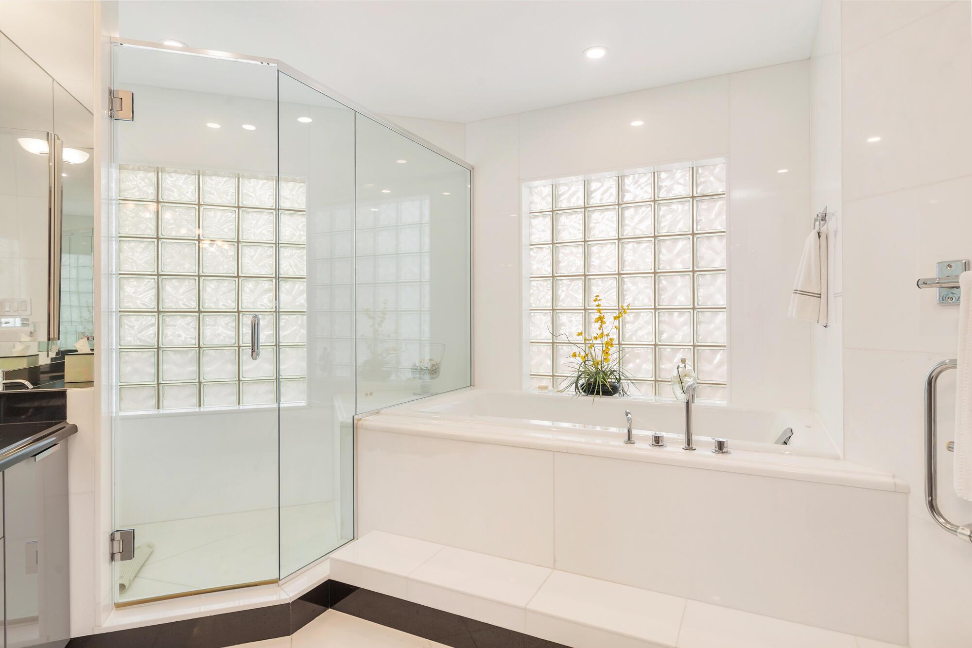 TWO THOUSAND CONDO - Residential