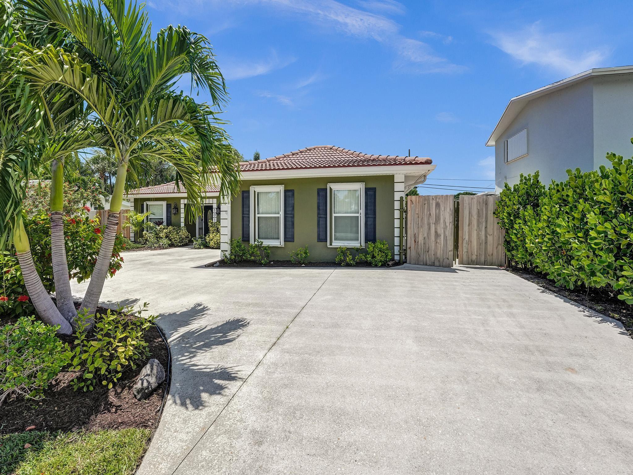 Boca Raton Square Unit 01 - Residential