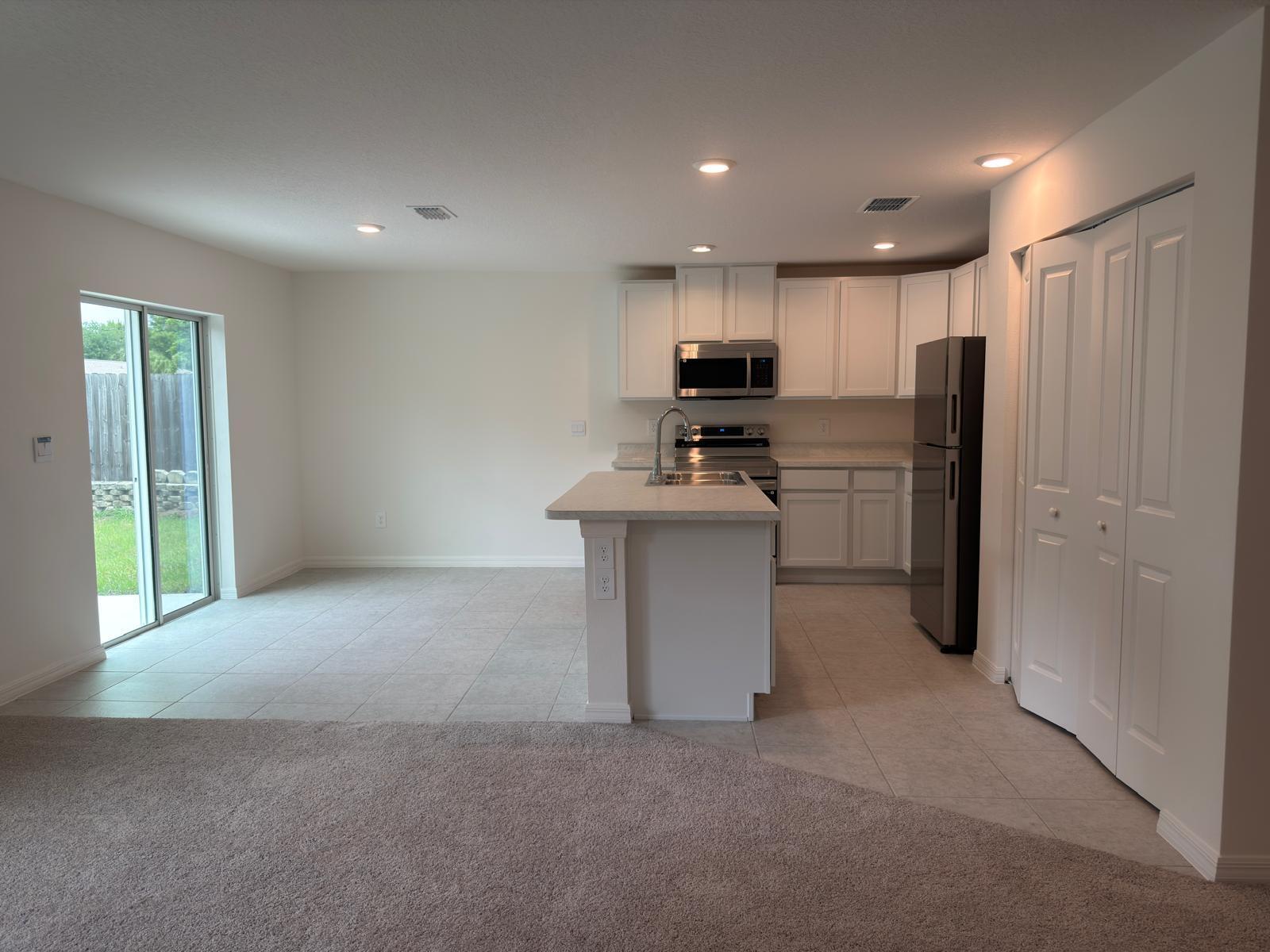 VERO LAKE ESTATES UNIT N - Residential Lease