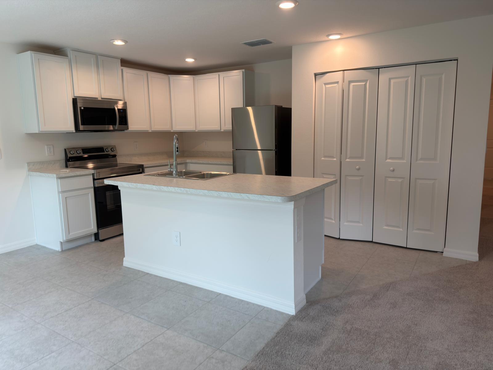 VERO LAKE ESTATES UNIT N - Residential Lease