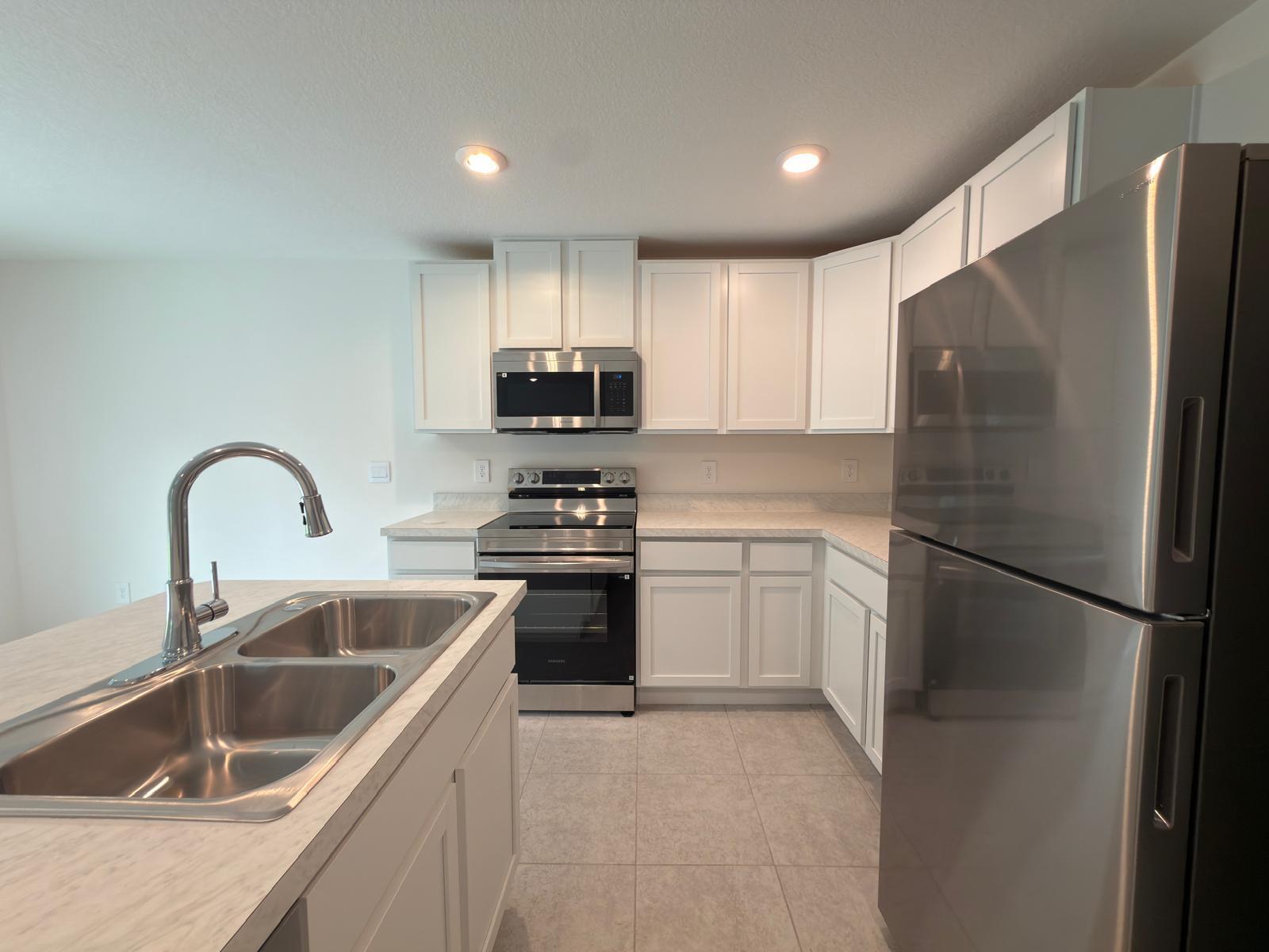 VERO LAKE ESTATES UNIT N - Residential Lease