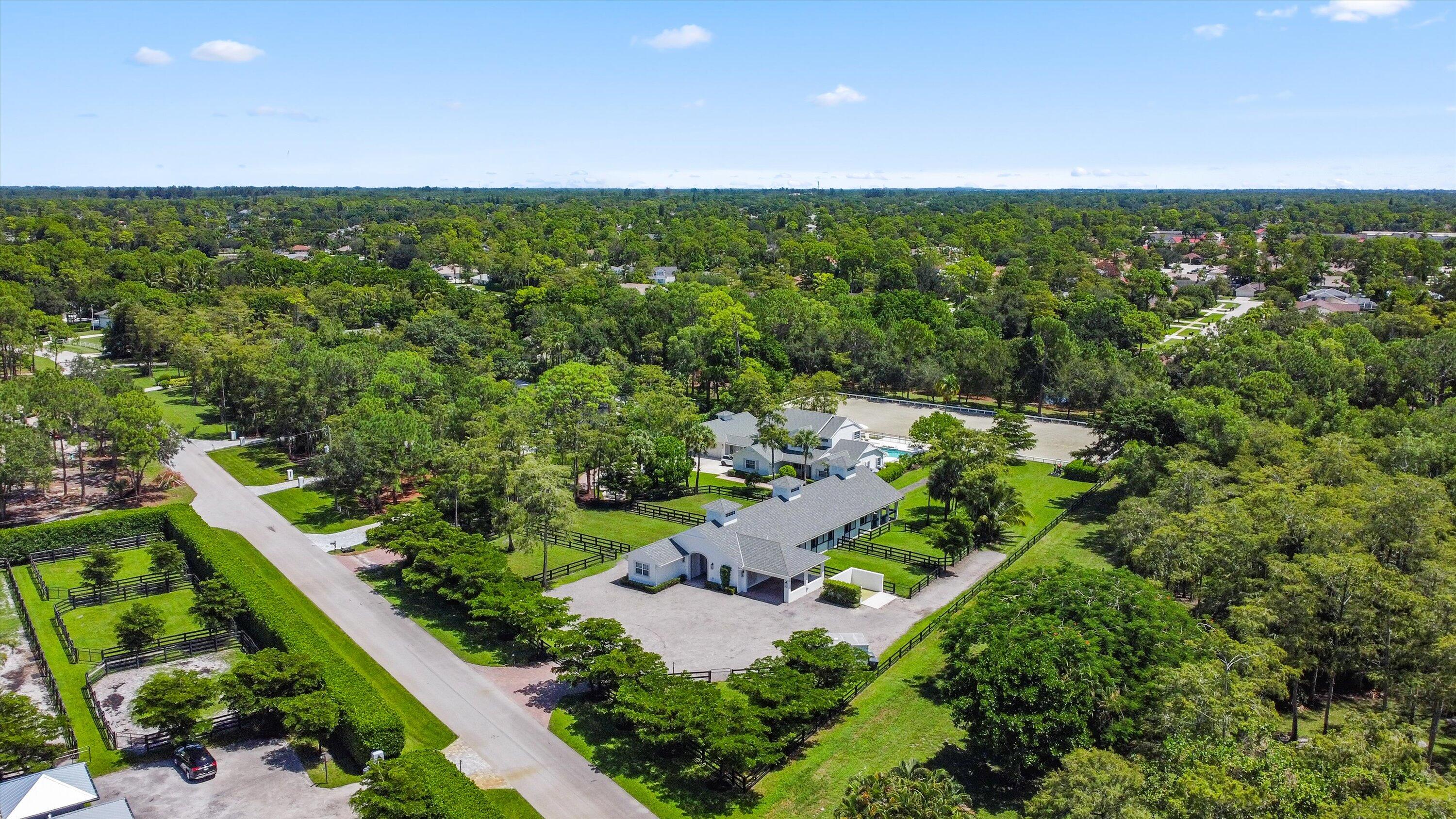 PADDOCK PARK 2 OF WELLINGTON - Residential