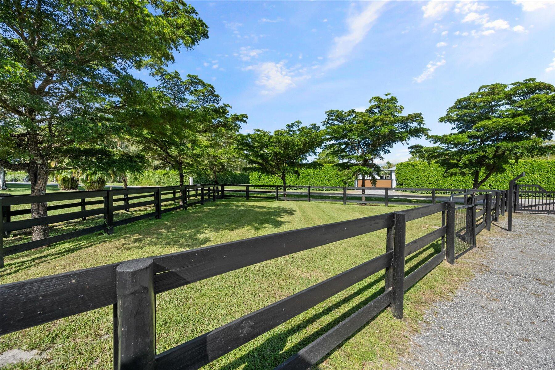 PADDOCK PARK 2 OF WELLING - Residential