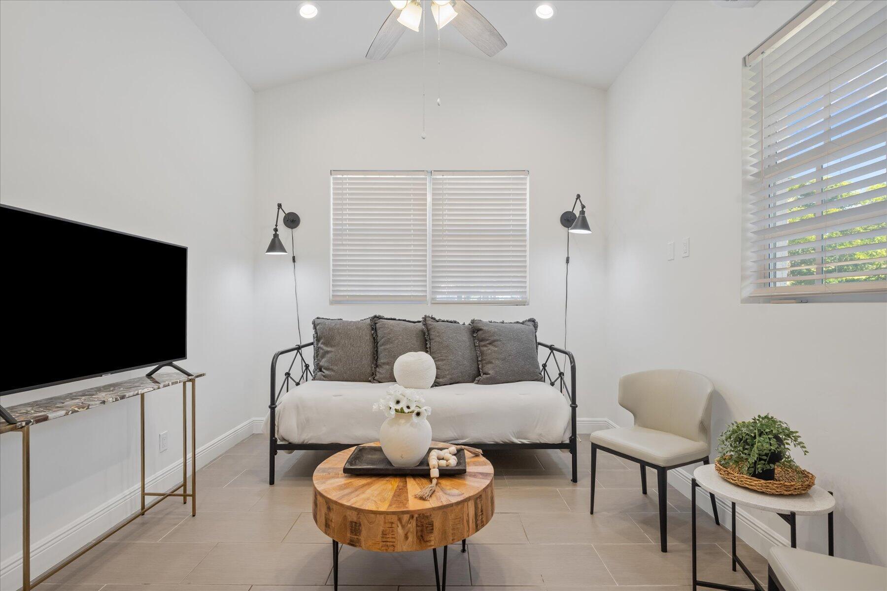 PADDOCK PARK 2 OF WELLING - Residential