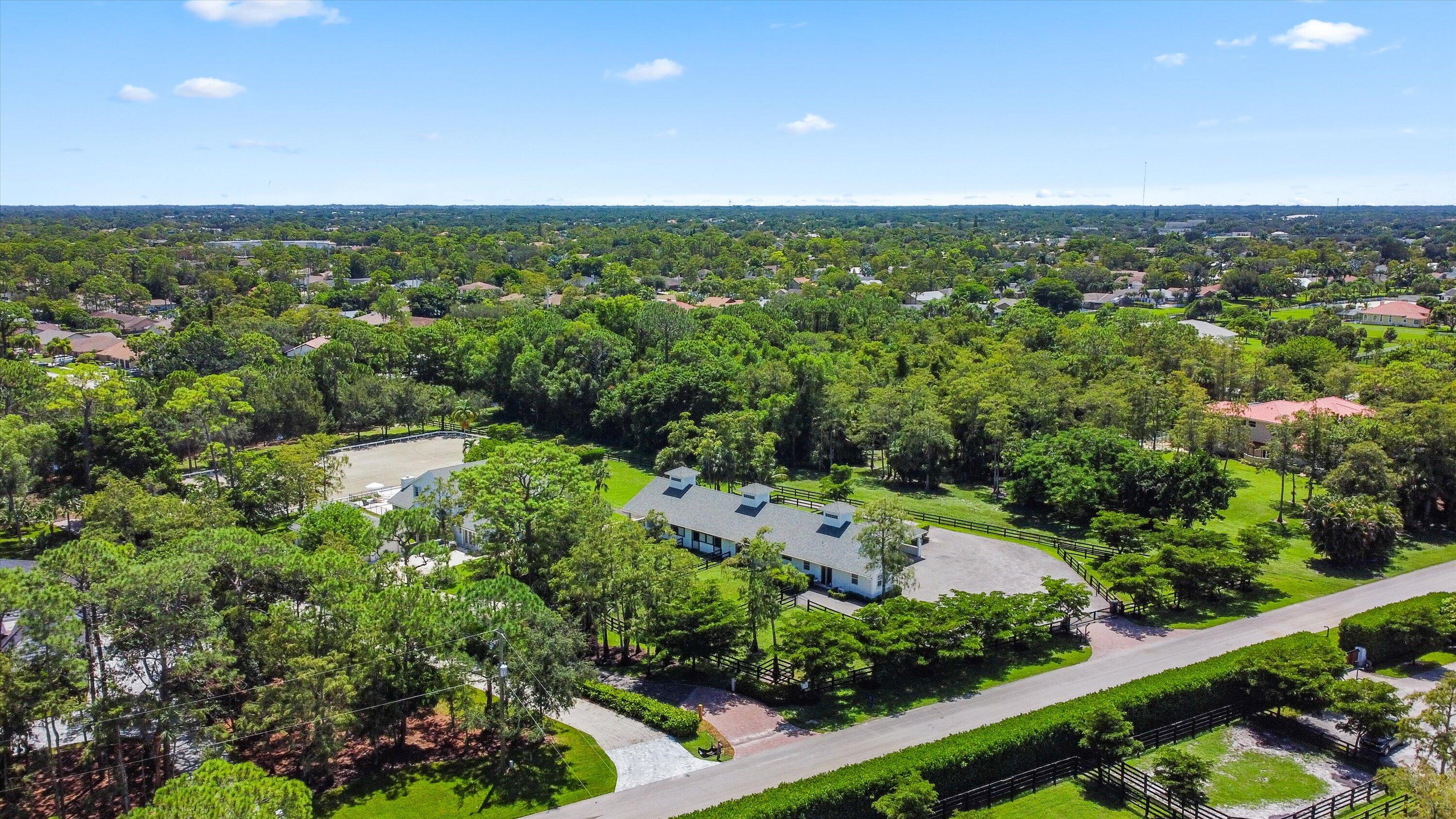 PADDOCK PARK 2 OF WELLINGTON - Residential