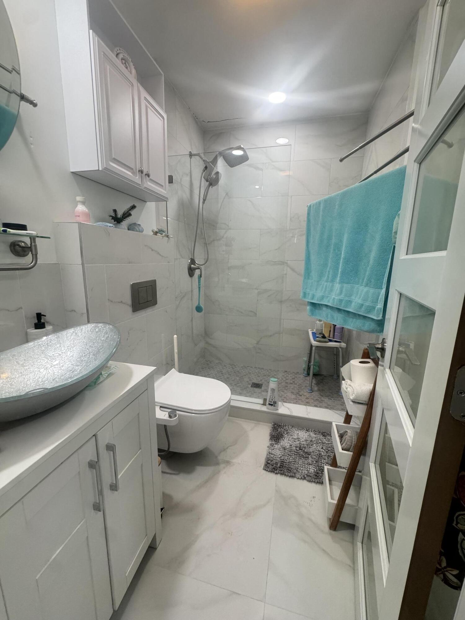 CYPRESS ESTATES - Residential Lease