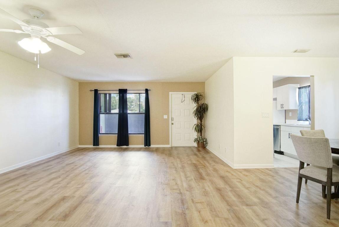 1732 W Sanderling Lane 1, Fort Pierce, FL, 34982/$165,000 3 1732 W Sanderling Lane 1