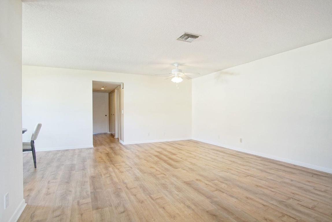 1732 W Sanderling Lane 1, Fort Pierce, FL, 34982/$165,000 4 1732 W Sanderling Lane 1