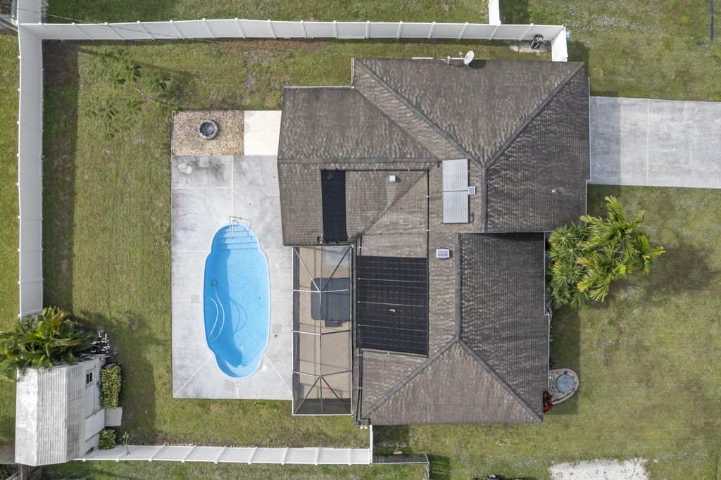 Photo of 762 SW Dolores Avenue, Port Saint Lucie, FL 34983 (MLS # R10958590)