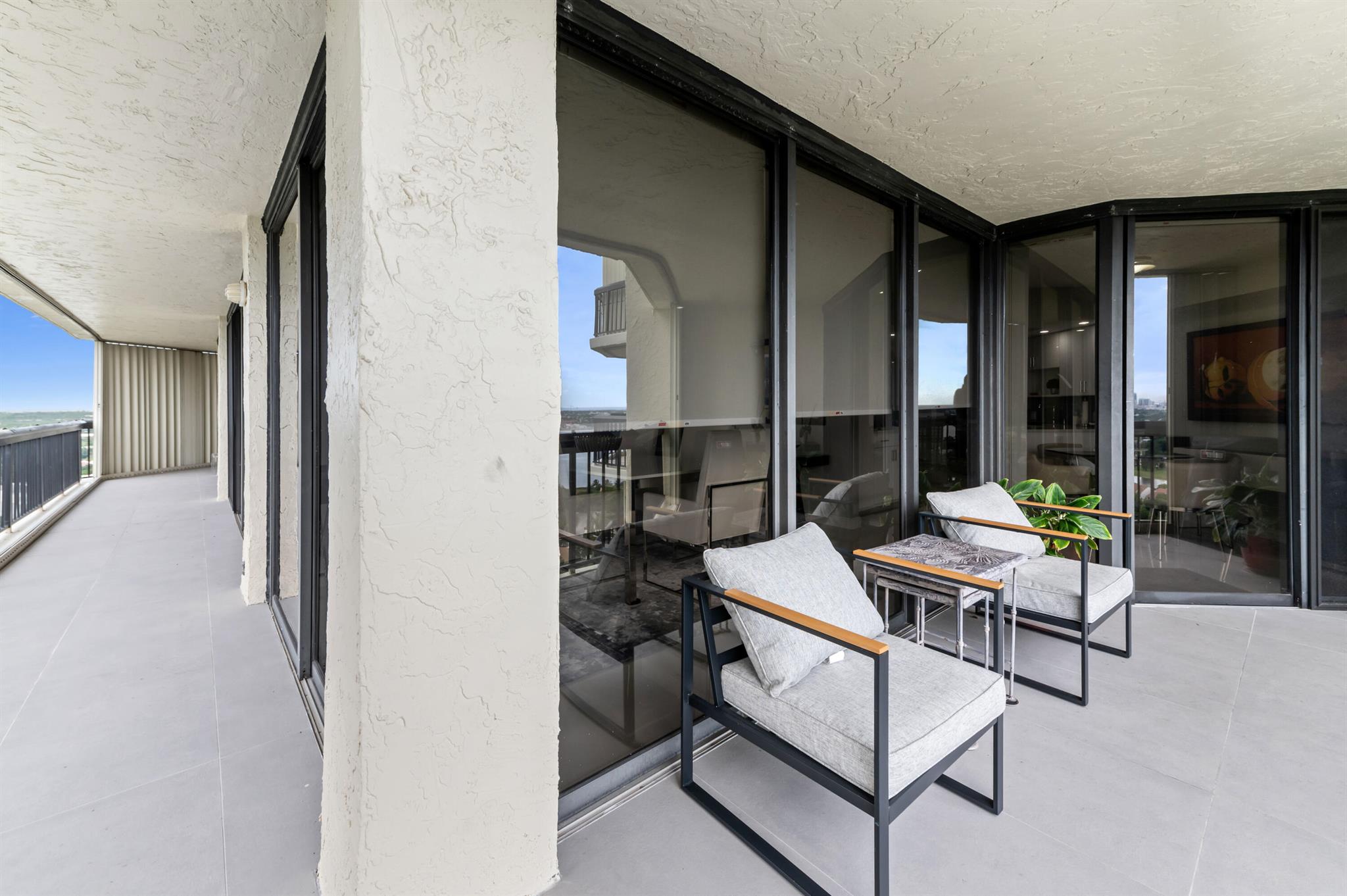 LANDS OF THE PRESIDENT/CO - Residential