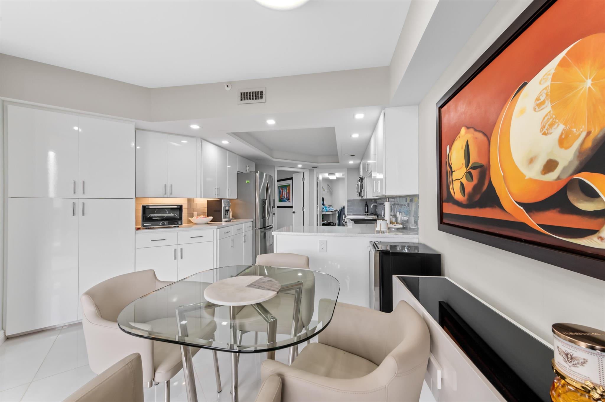 LANDS OF THE PRESIDENT/CO - Residential