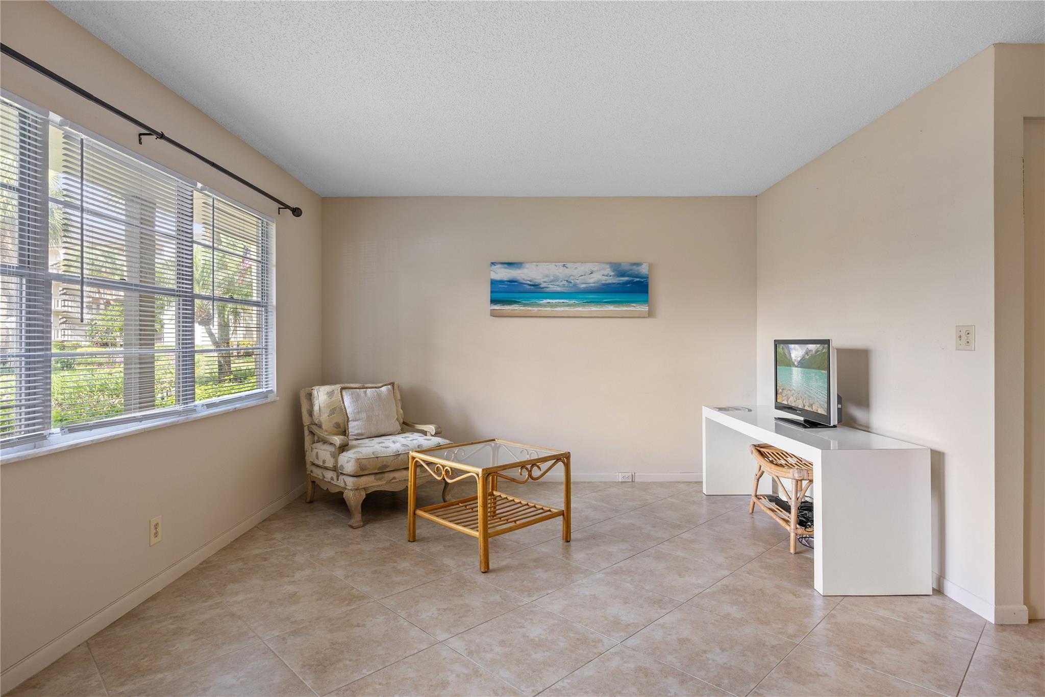 4701 Martinique Dr J1