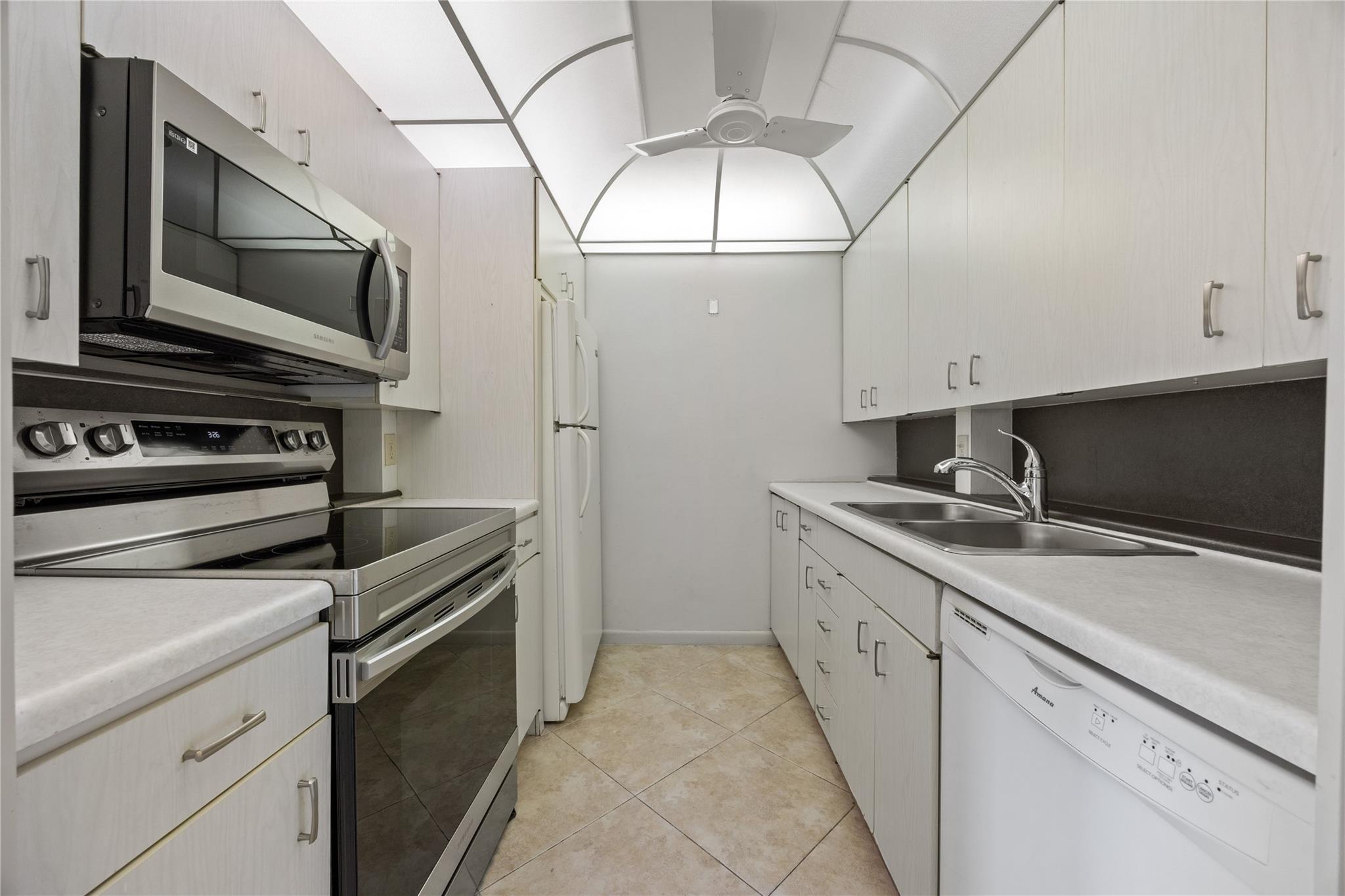 4701 Martinique Dr J1