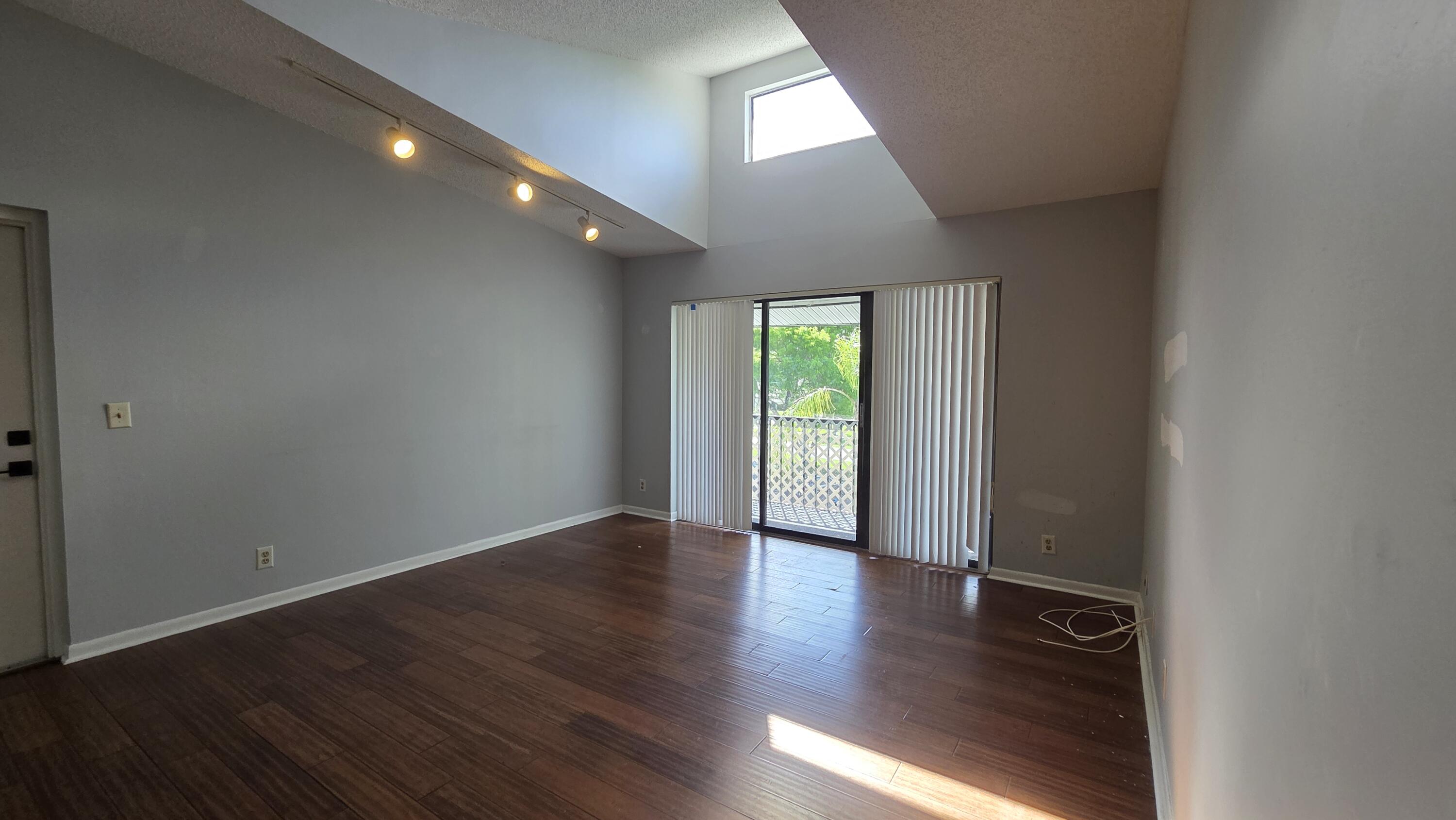 PALM CLUB VILLAGE I CONDO - Residential