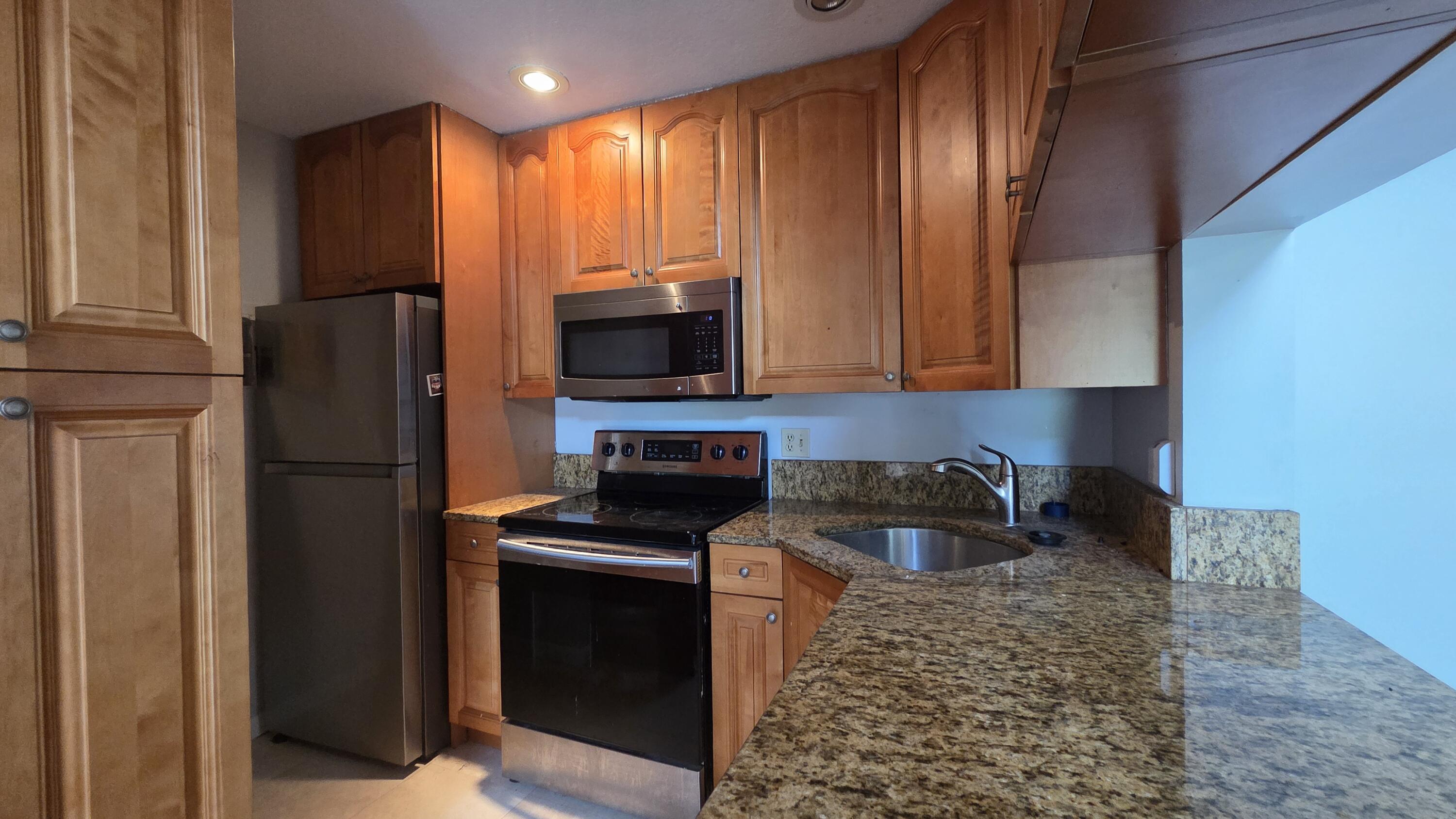 PALM CLUB VILLAGE I CONDO - Residential