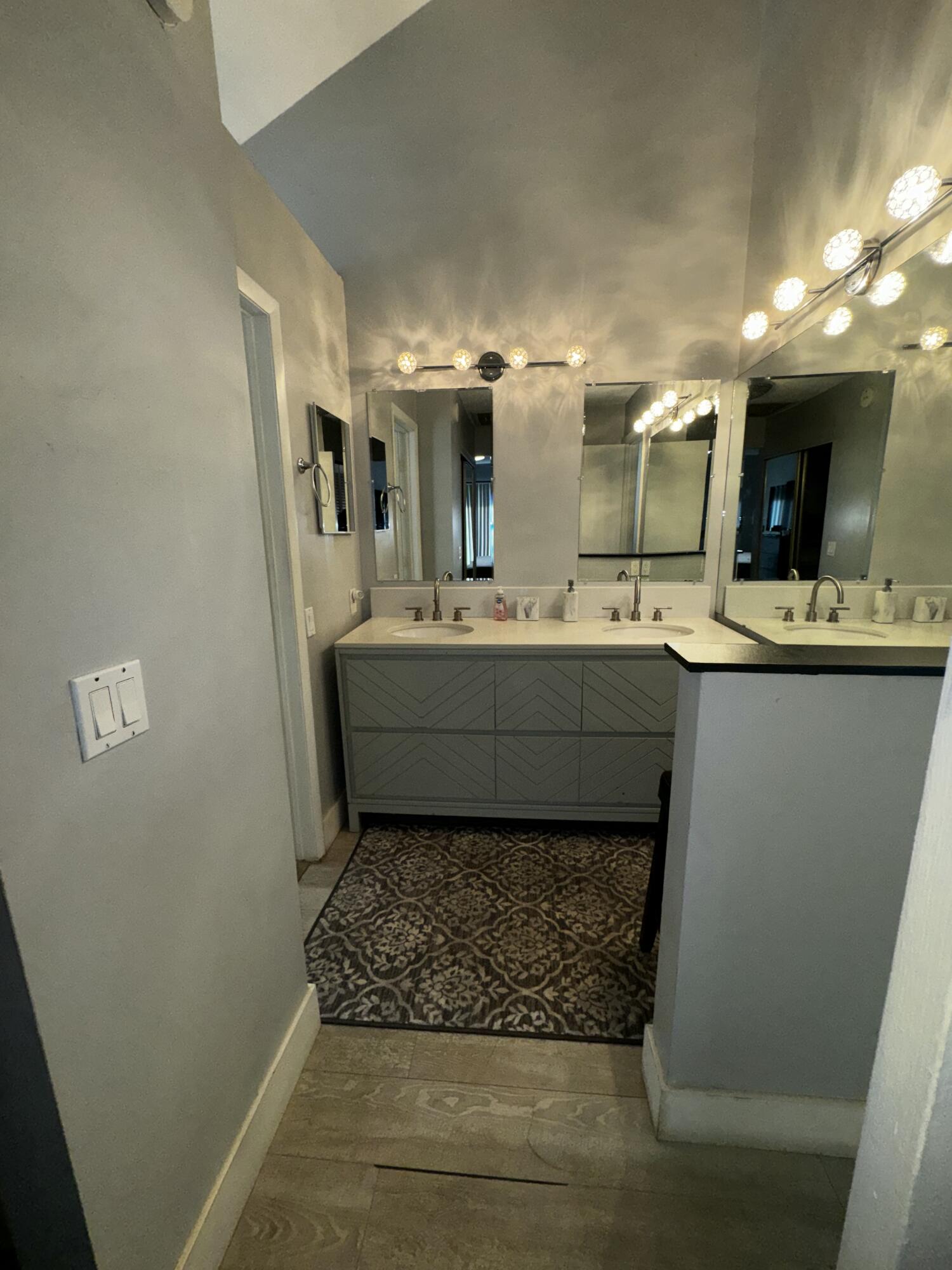 ROCK ISLAND LAND CORP - Residential Lease