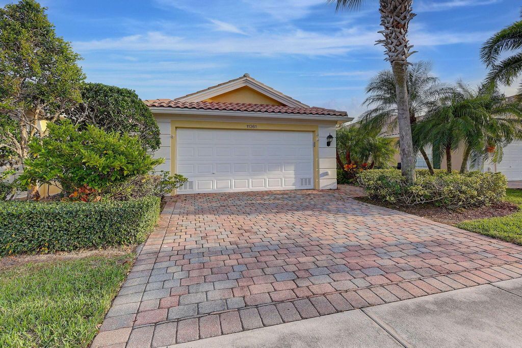Photo of 11361 SW Pembroke Drive, Port Saint Lucie, FL 34987 (MLS # R11139929)