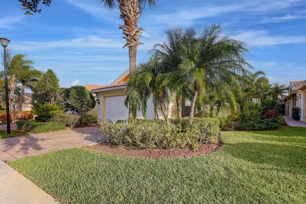 Photo of 11361 SW Pembroke Drive, Port Saint Lucie, FL 34987 (MLS # R11139929)