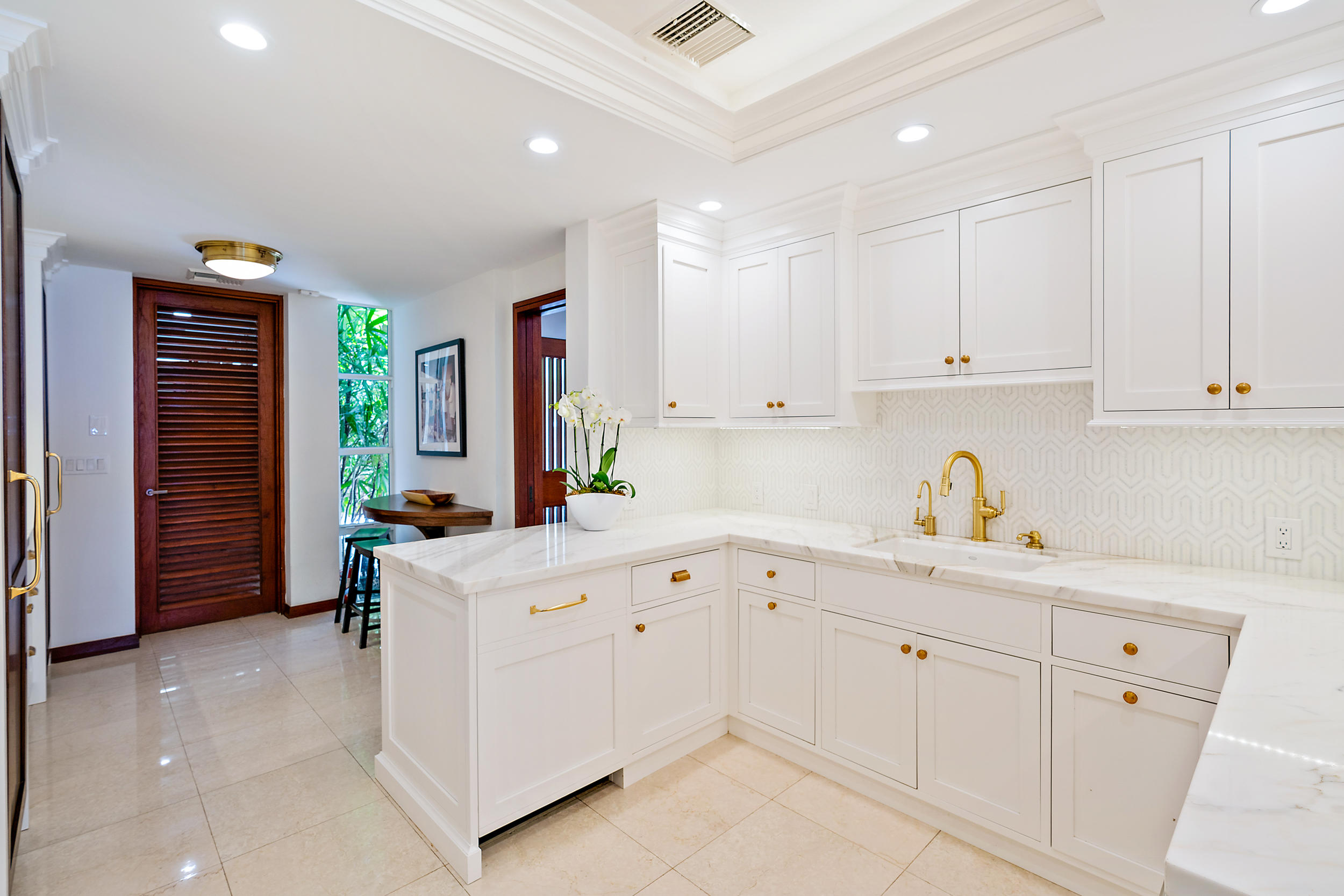RESIDENCES AT SLOANS CURVE - Residential