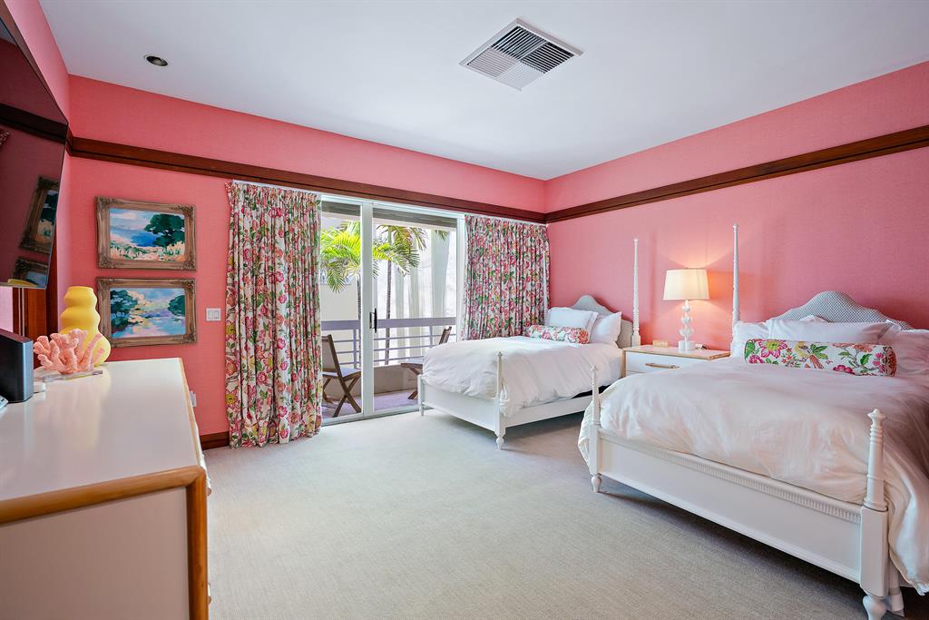 RESIDENCES AT SLOANS CURV - Residential