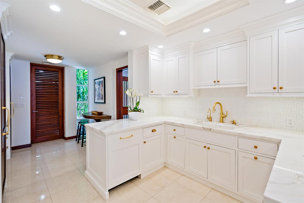 RESIDENCES AT SLOANS CURV - Residential