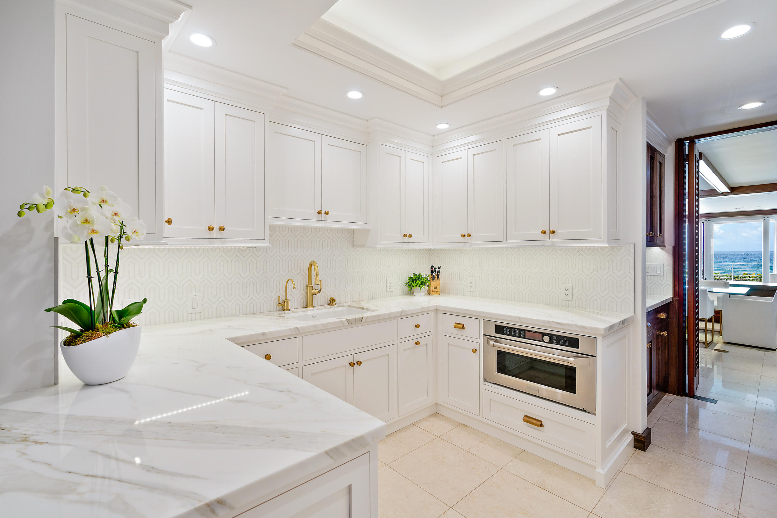 RESIDENCES AT SLOANS CURVE - Residential