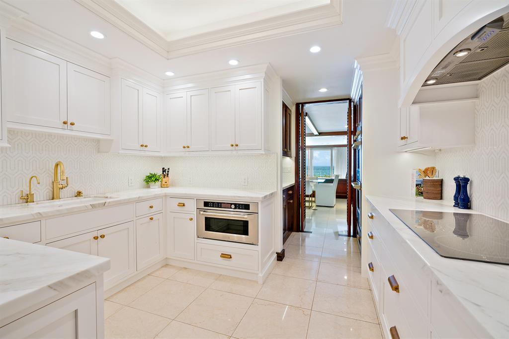 RESIDENCES AT SLOANS CURV - Residential