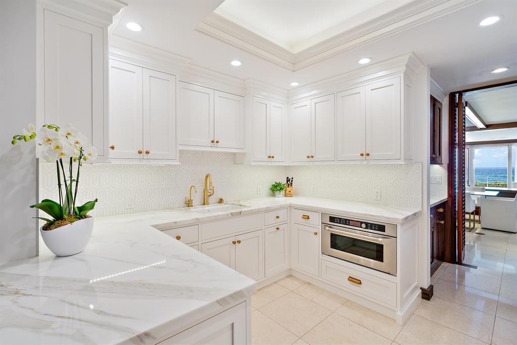 RESIDENCES AT SLOANS CURV - Residential