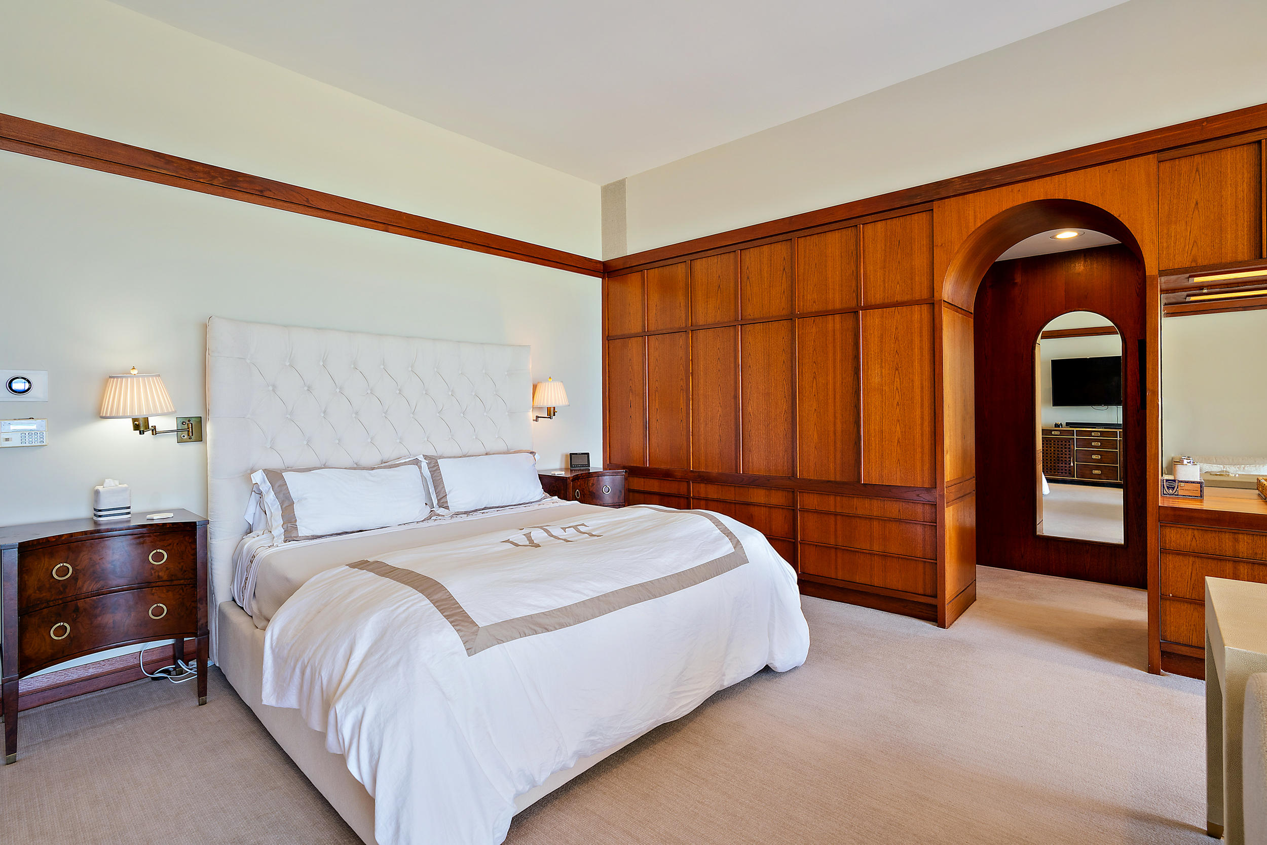 RESIDENCES AT SLOANS CURVE - Residential