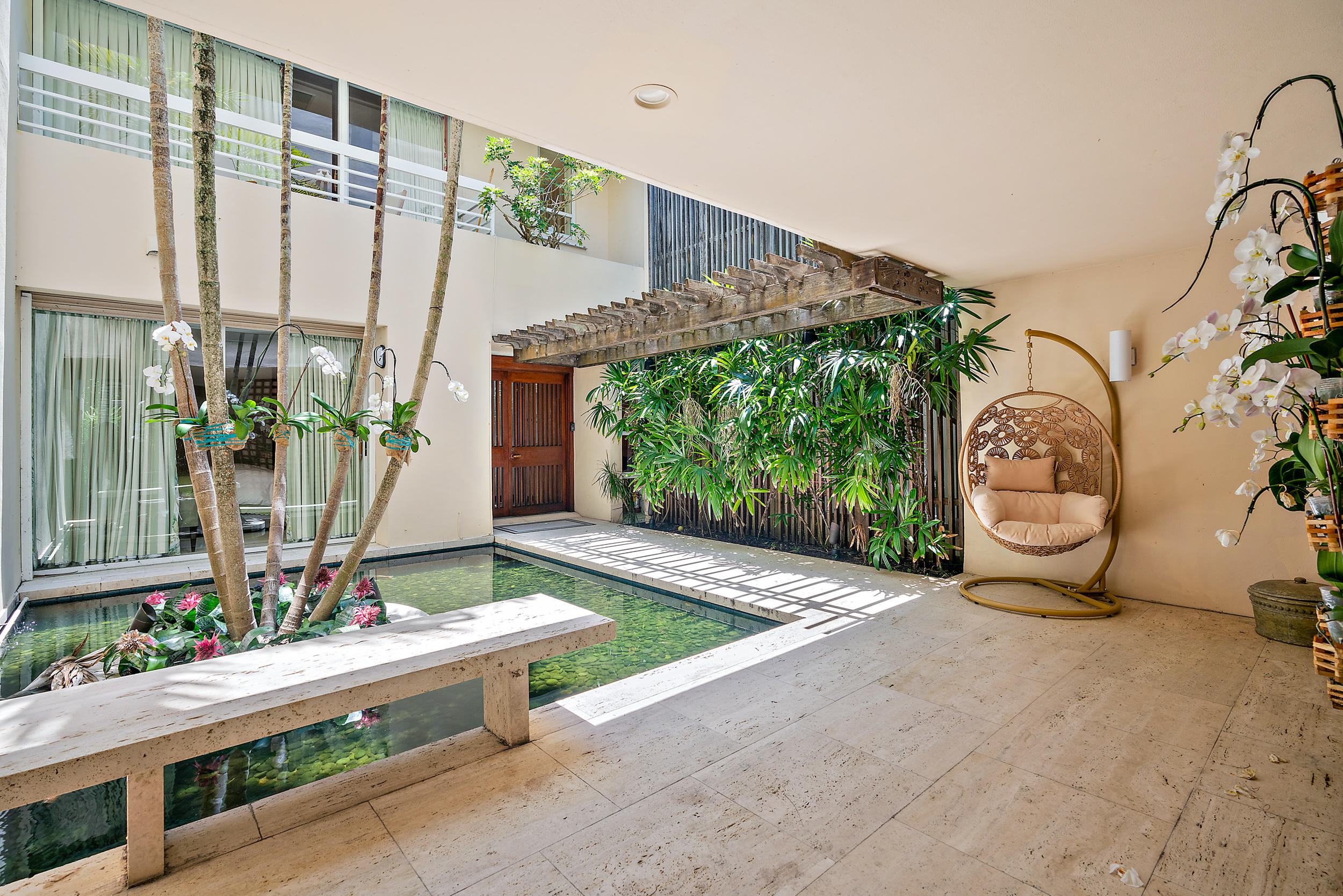 RESIDENCES AT SLOANS CURVE - Residential