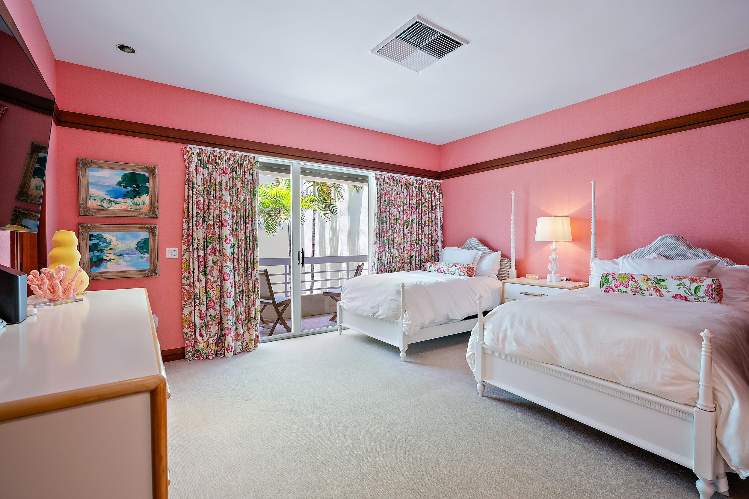 RESIDENCES AT SLOANS CURVE - Residential