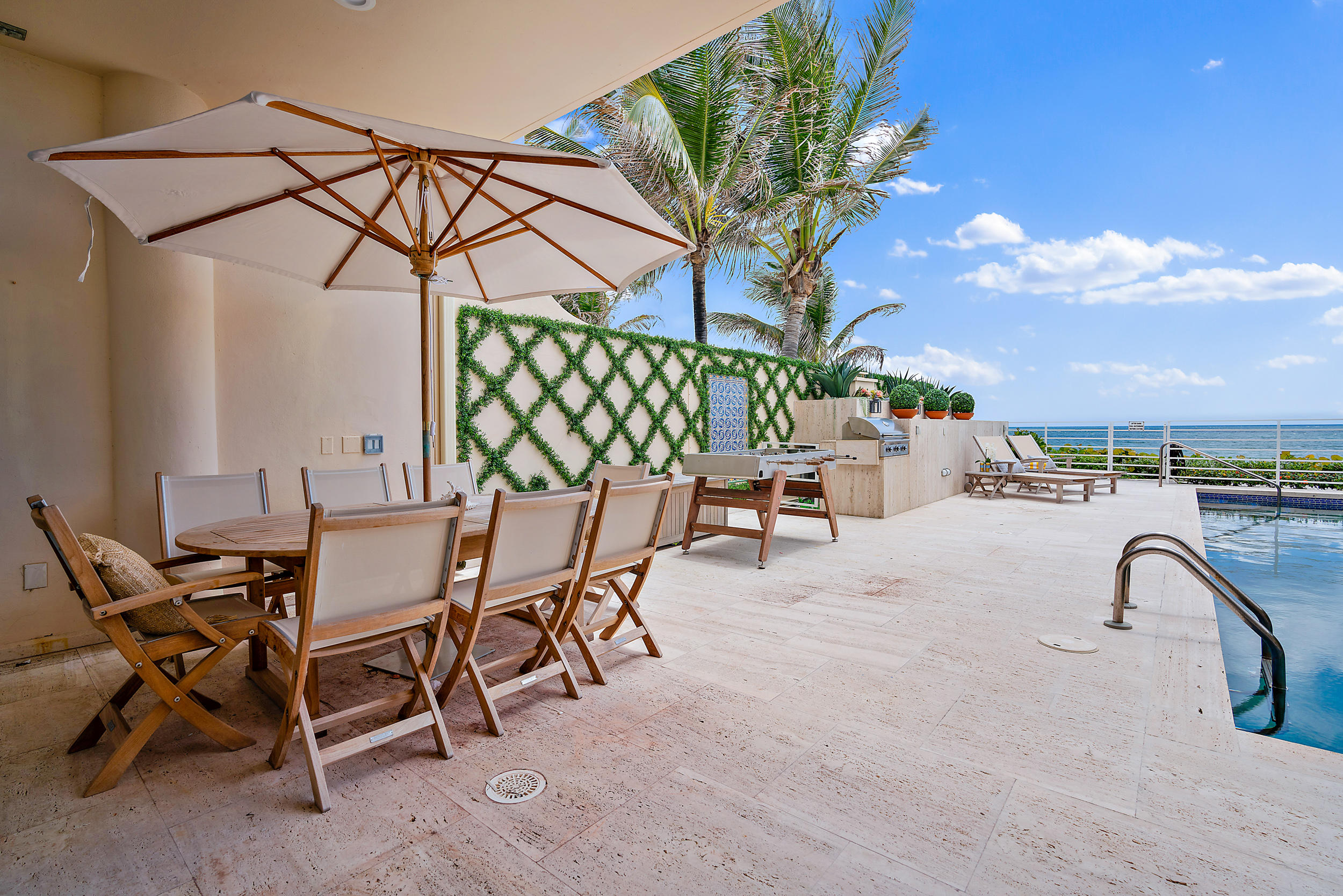 RESIDENCES AT SLOANS CURVE - Residential