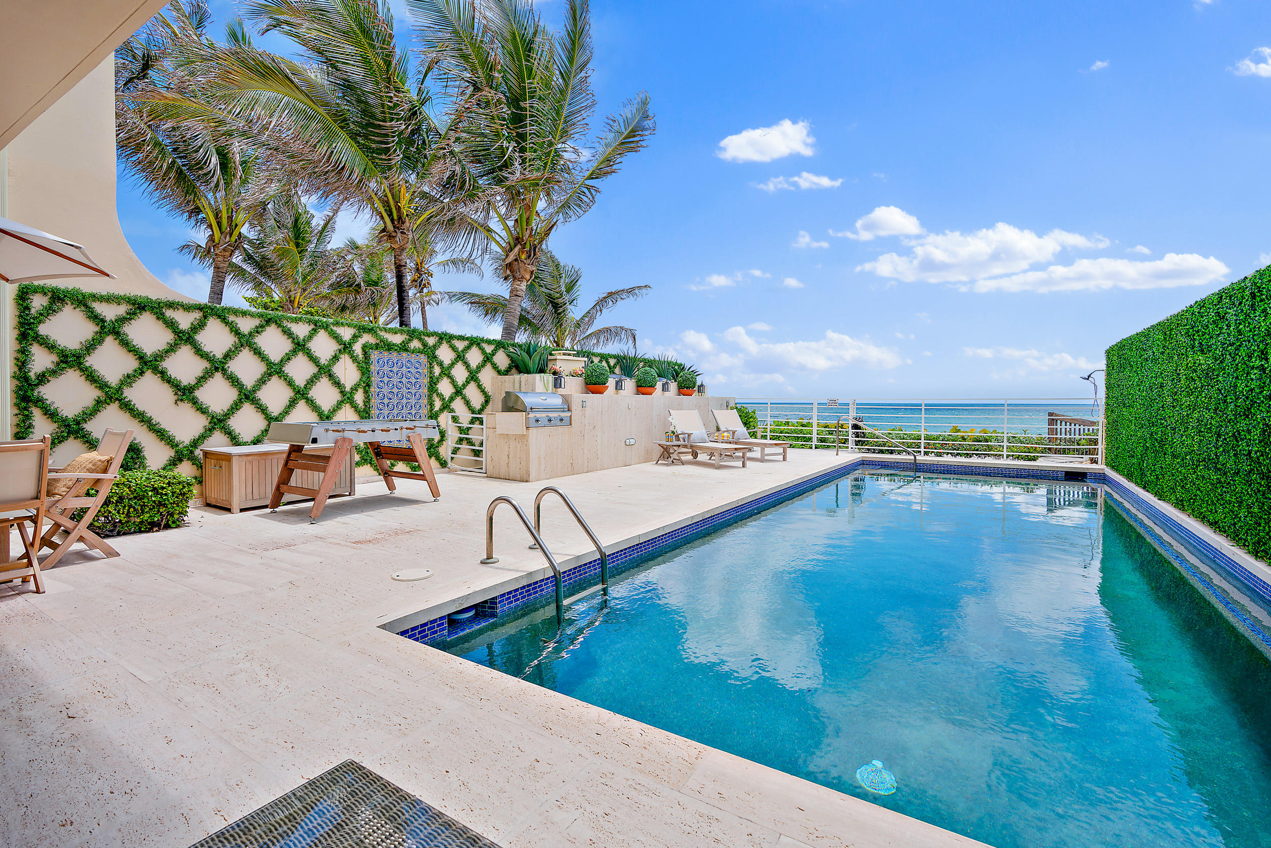 RESIDENCES AT SLOANS CURVE - Residential