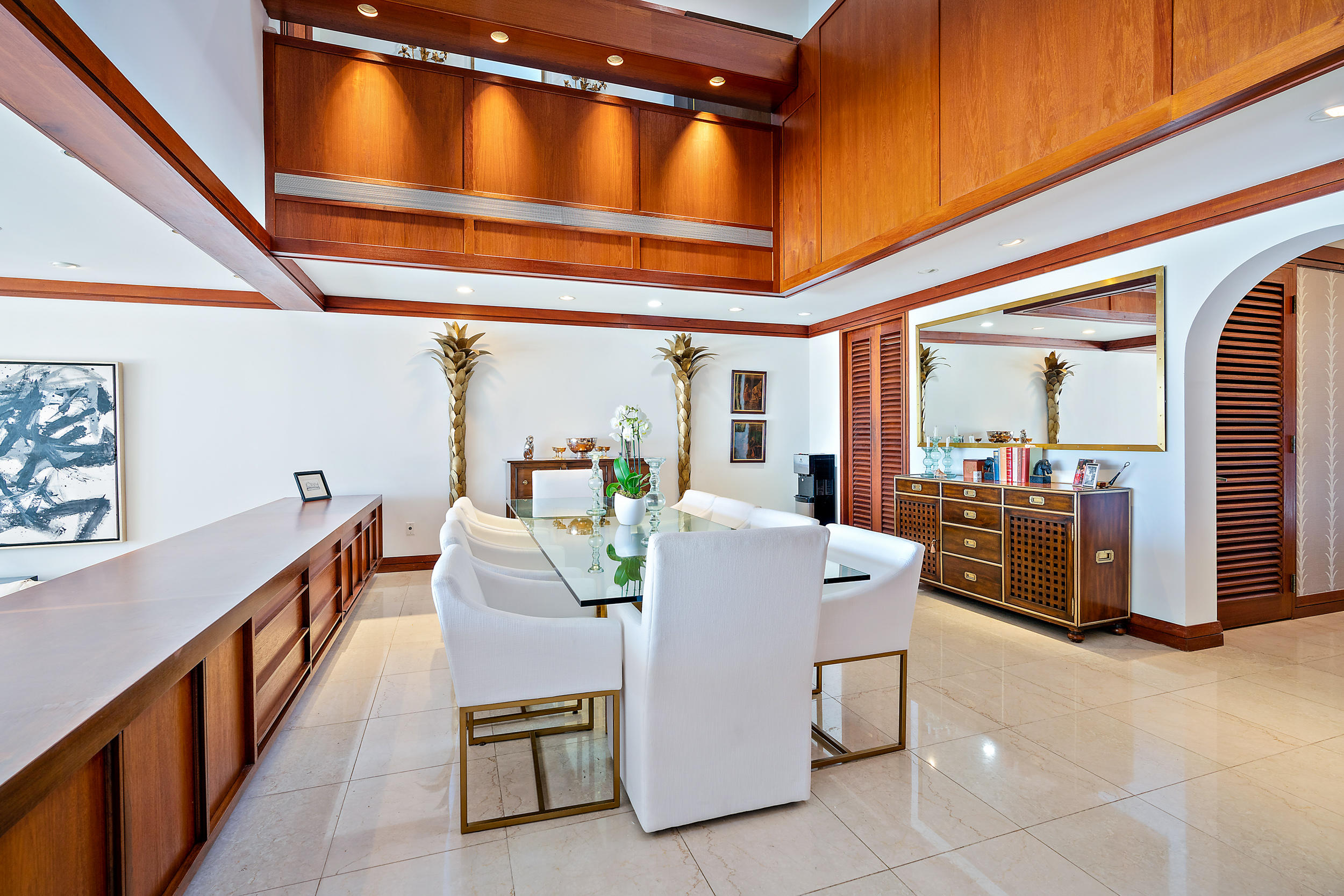 RESIDENCES AT SLOANS CURVE - Residential