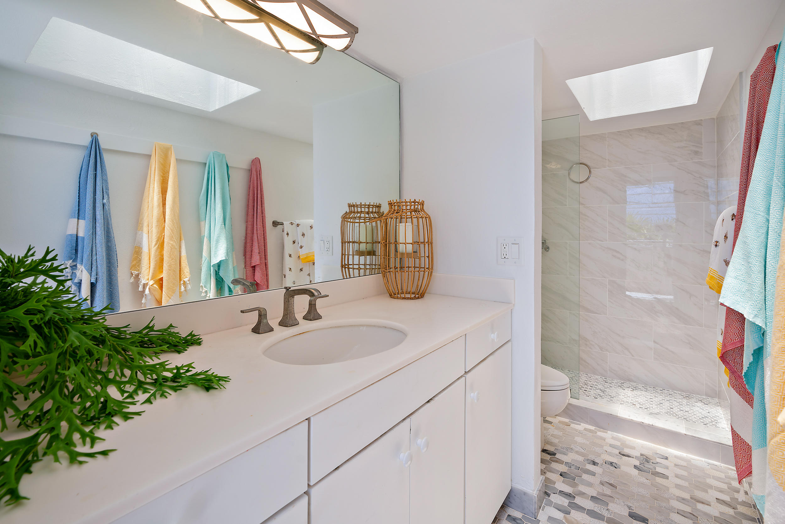 RESIDENCES AT SLOANS CURVE - Residential