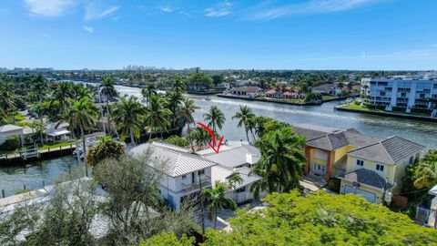 A home in Lauderdale By The Sea