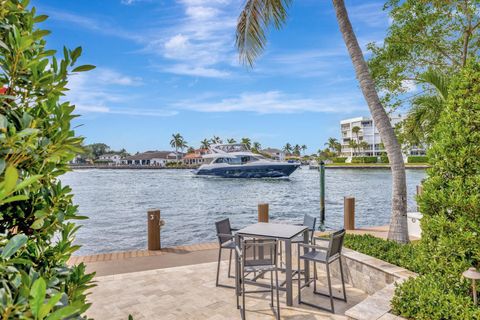 A home in Lauderdale By The Sea