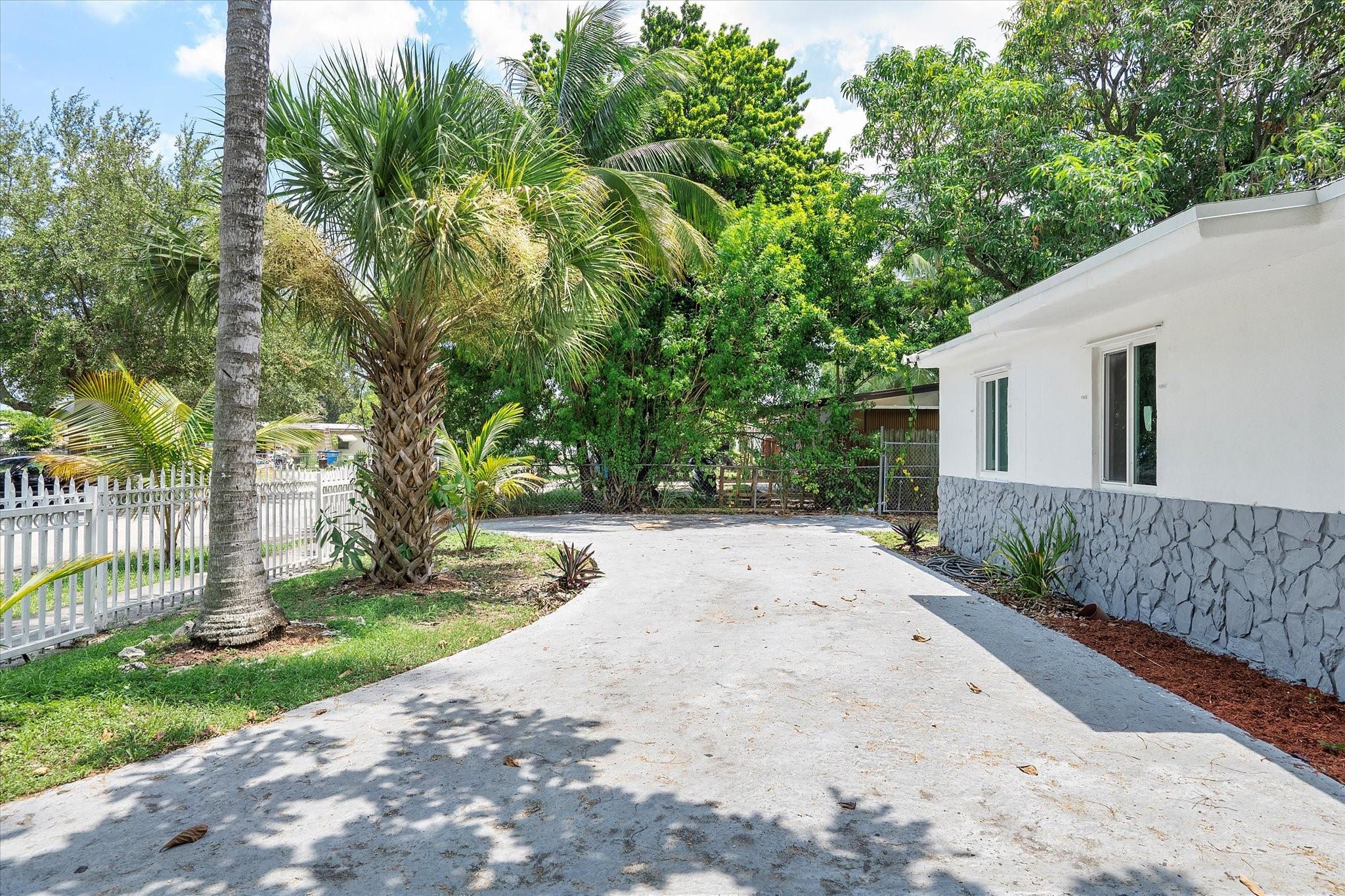 Lake Forest Sec One 32-26 - Residential