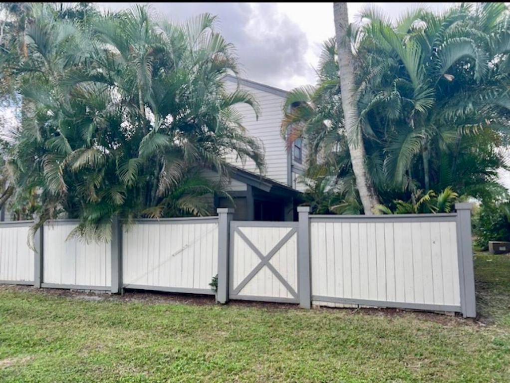 2537 Bedford Mews Drive