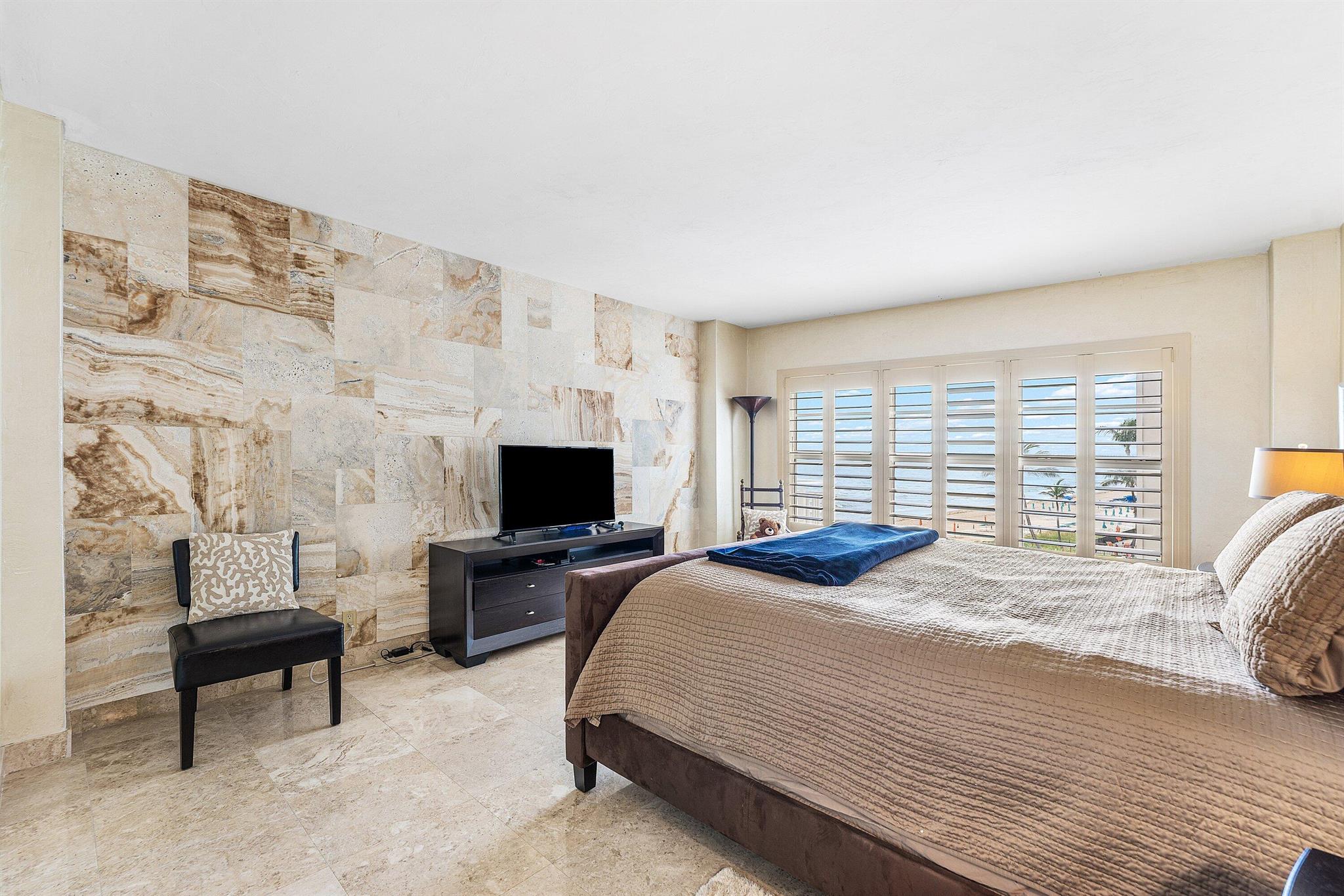 REGENCY TOWER CONDO - Residential