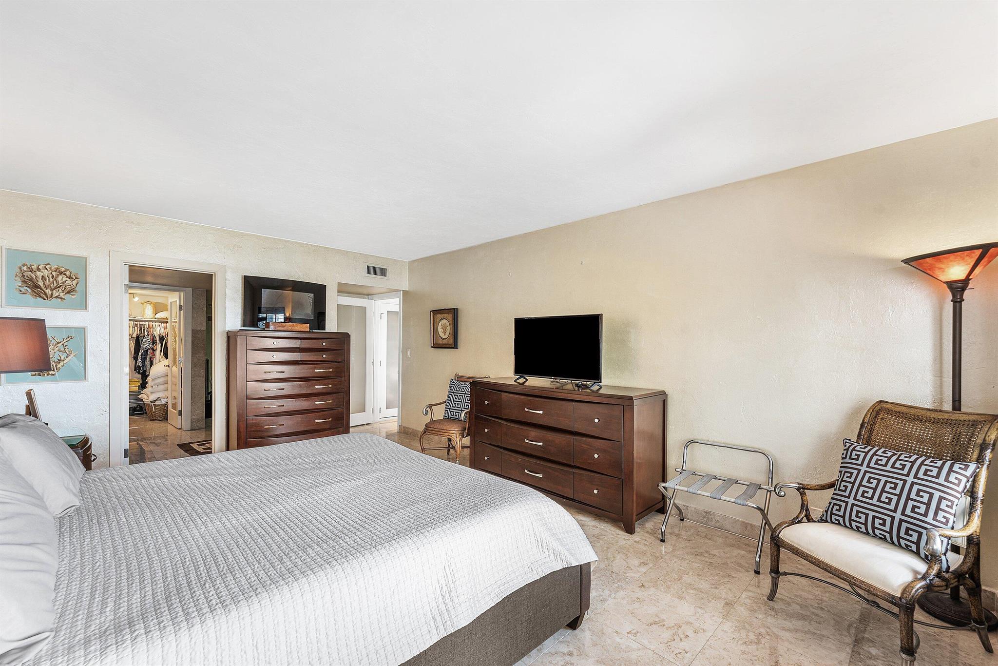 REGENCY TOWER CONDO - Residential