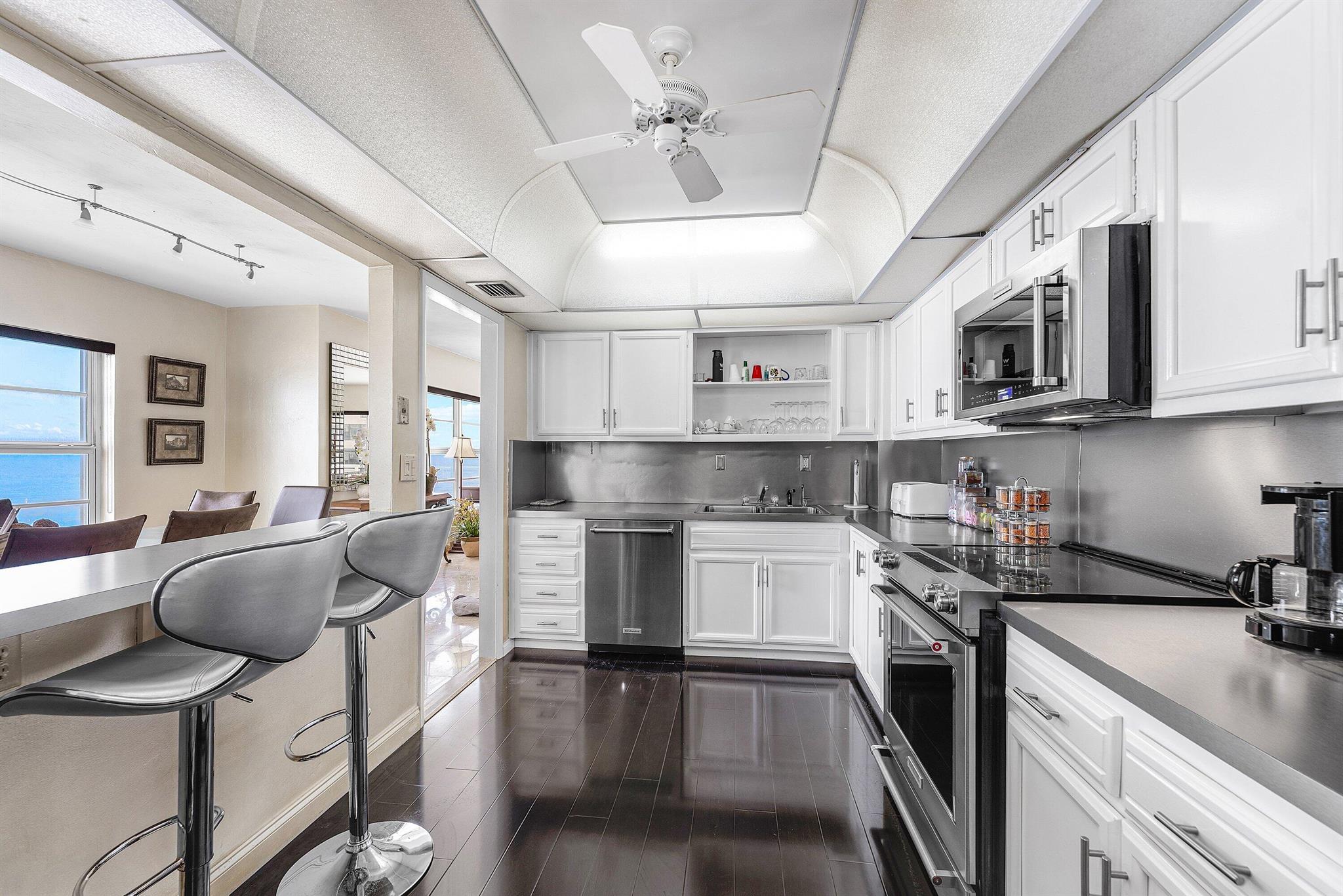 REGENCY TOWER CONDO - Residential