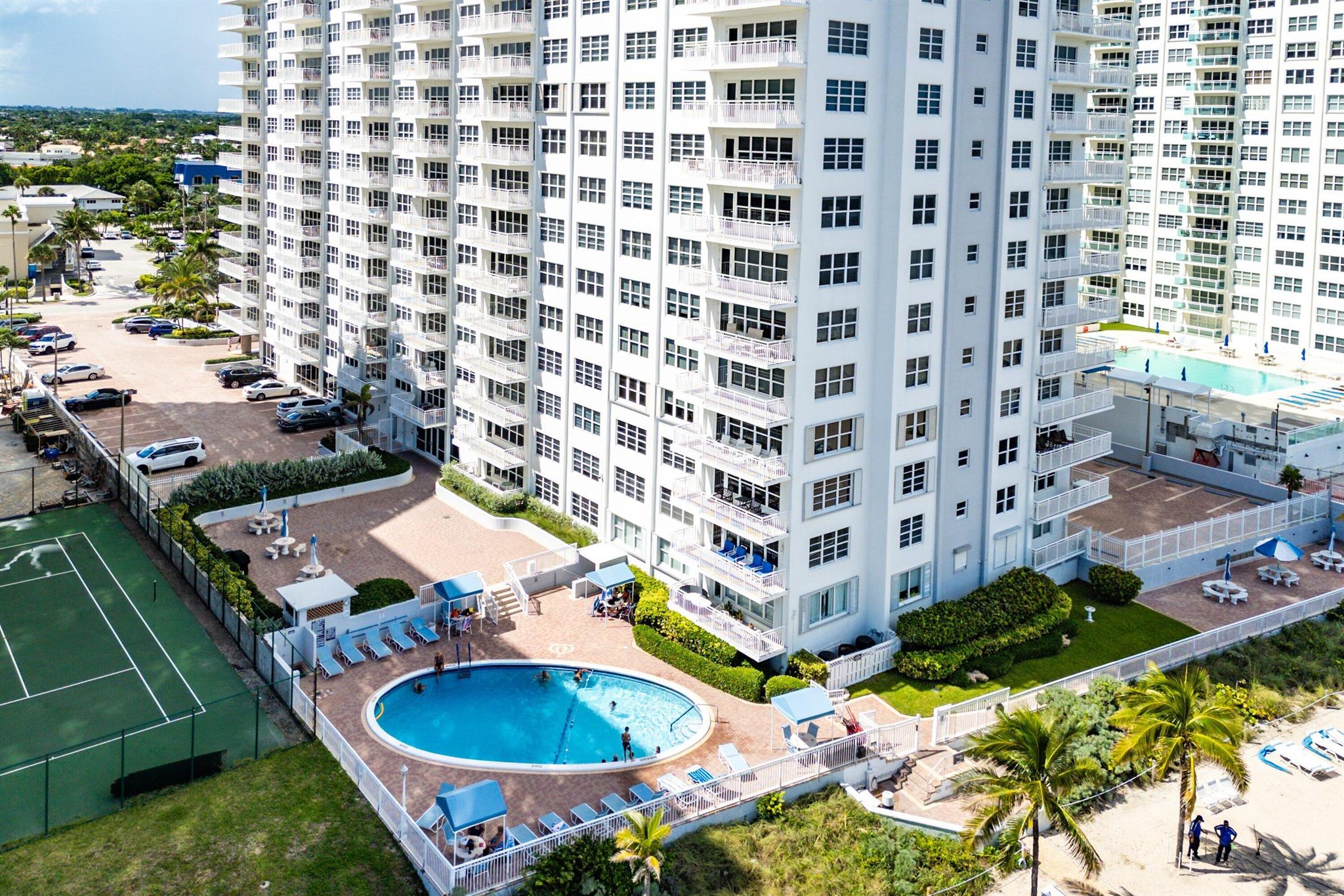 REGENCY TOWER CONDO - Residential