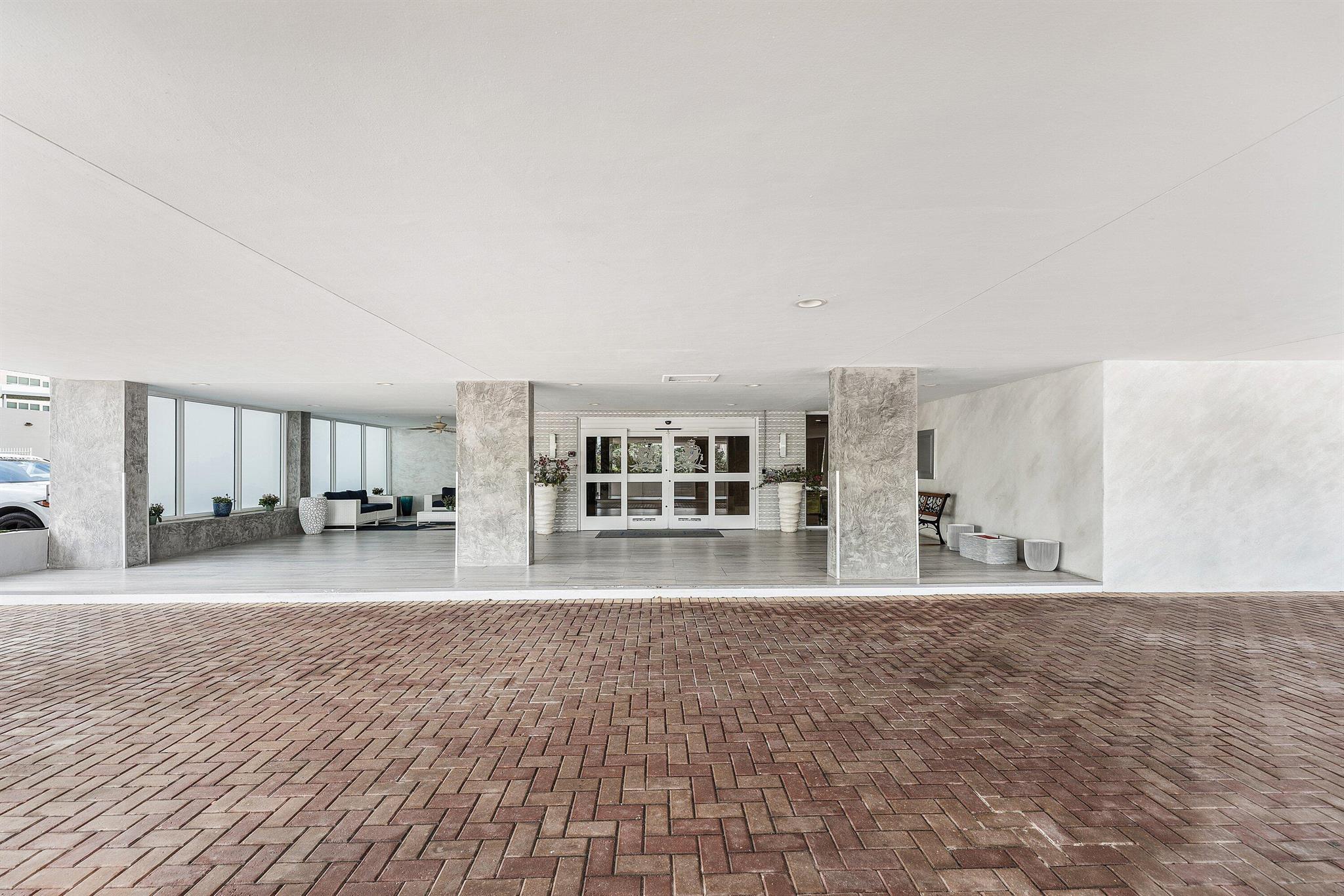 View photos, virtual tours, details... 3850 Galt Ocean Drive 301