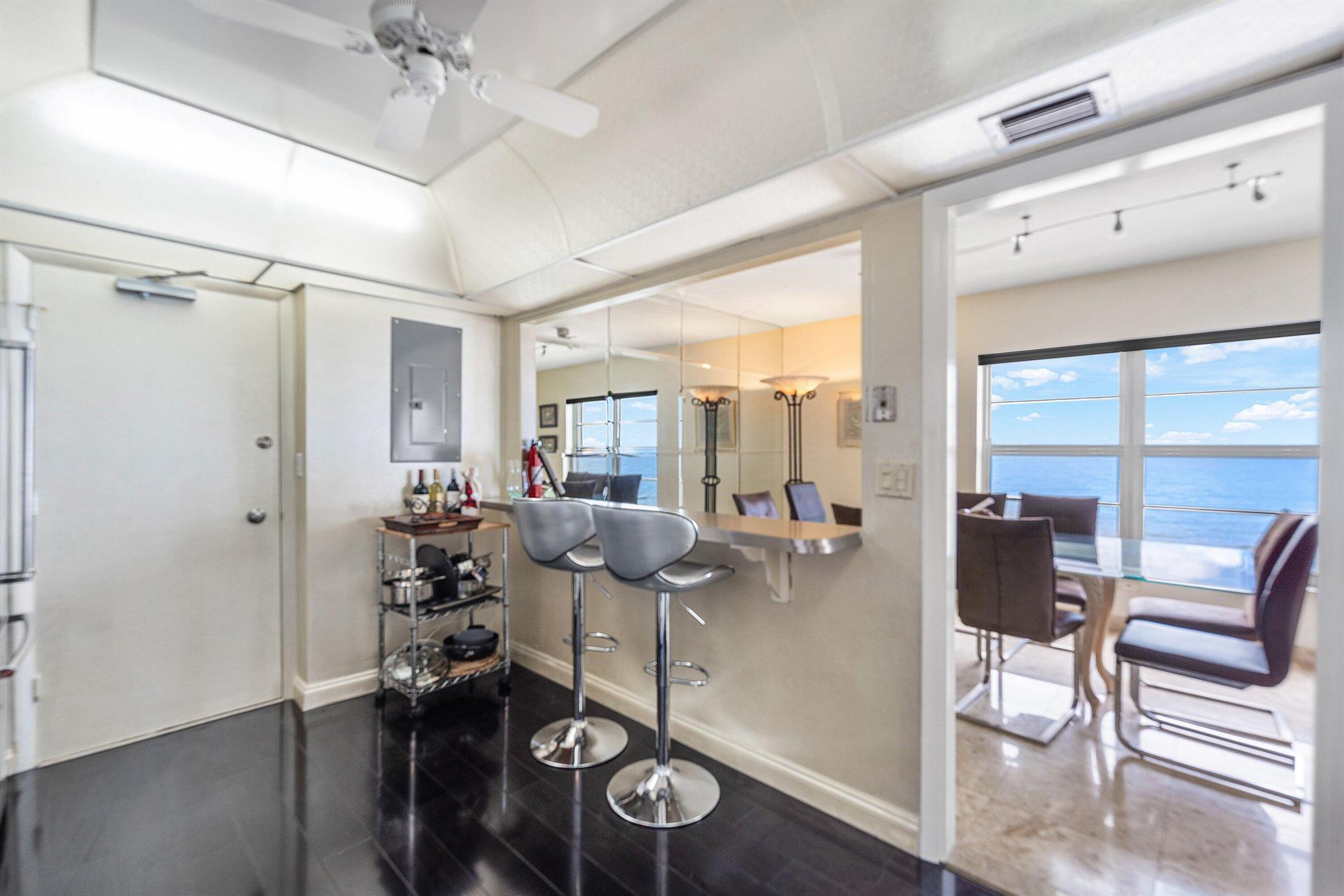 REGENCY TOWER CONDO - Residential