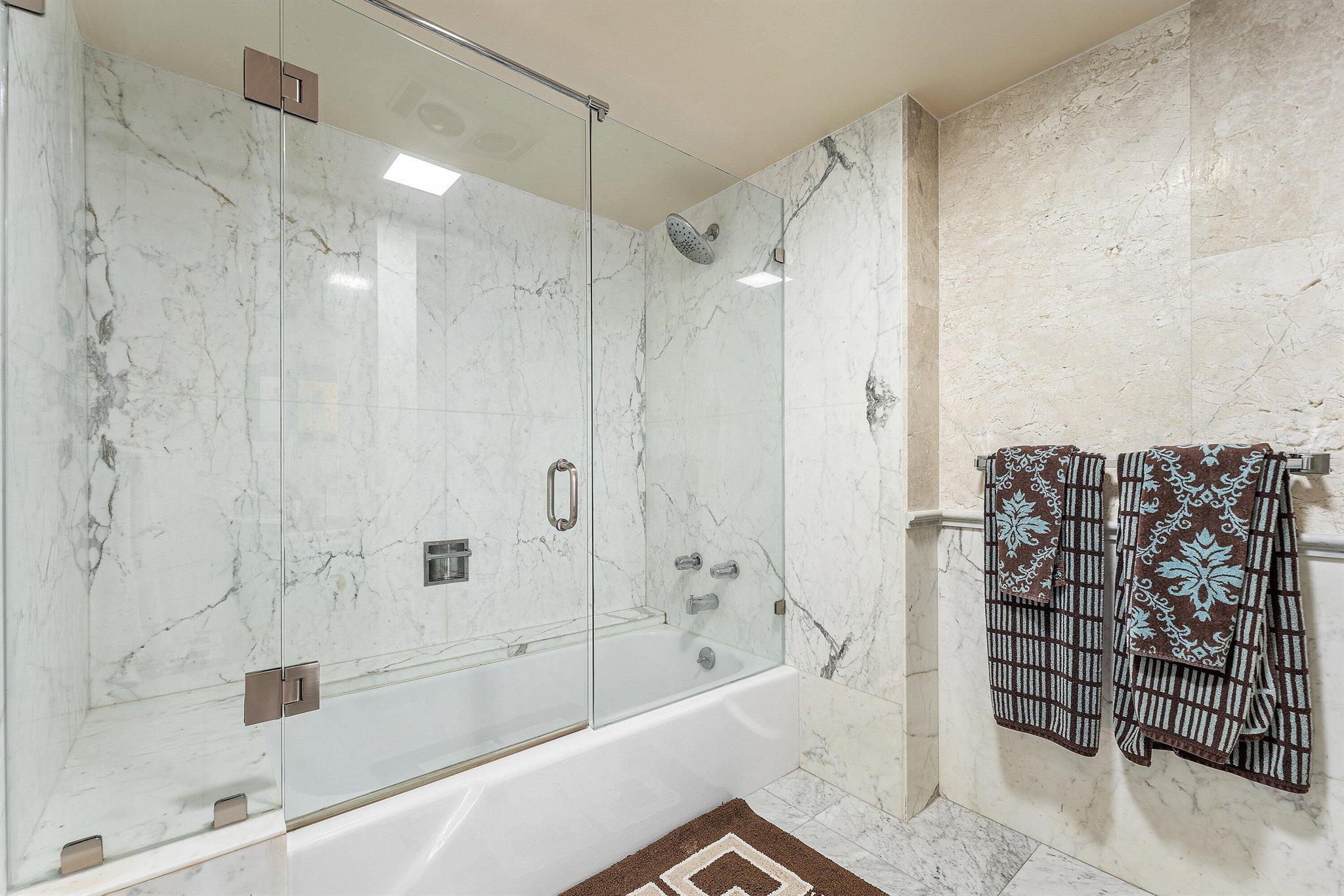 REGENCY TOWER CONDO - Residential