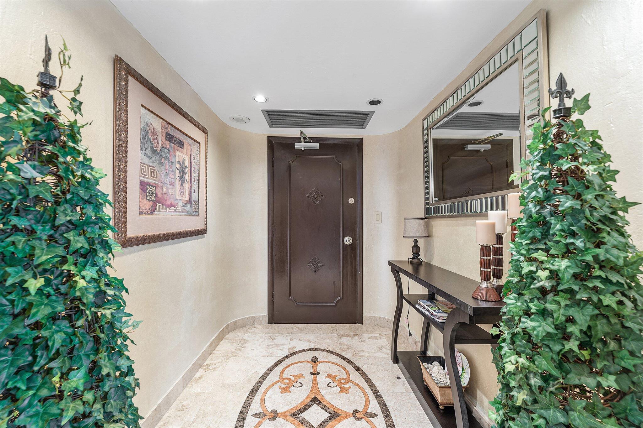 REGENCY TOWER CONDO - Residential