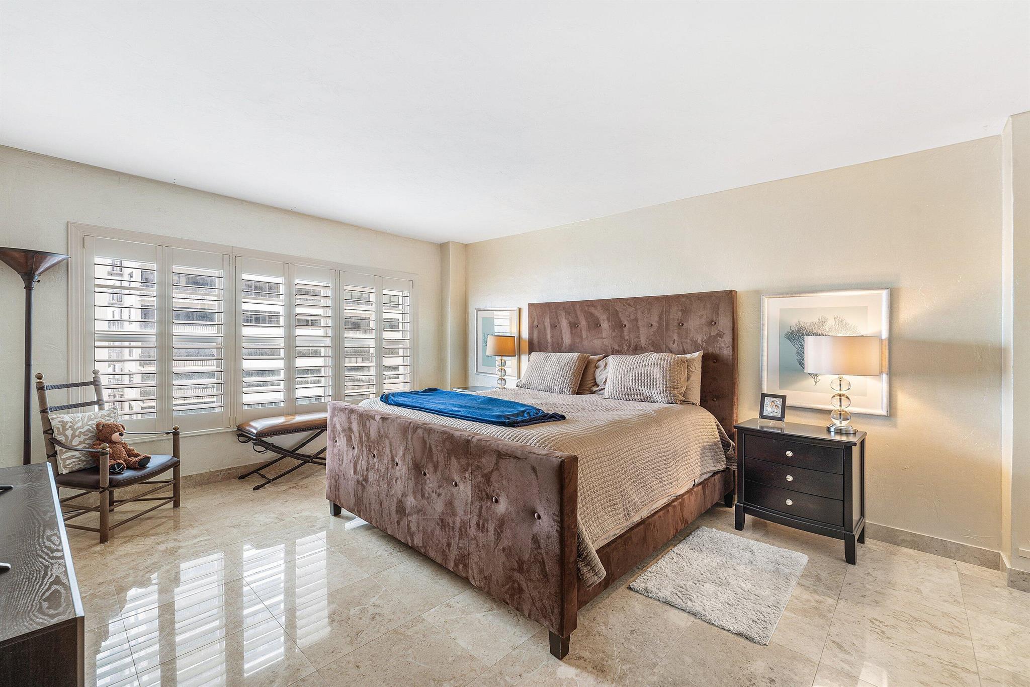 REGENCY TOWER CONDO - Residential