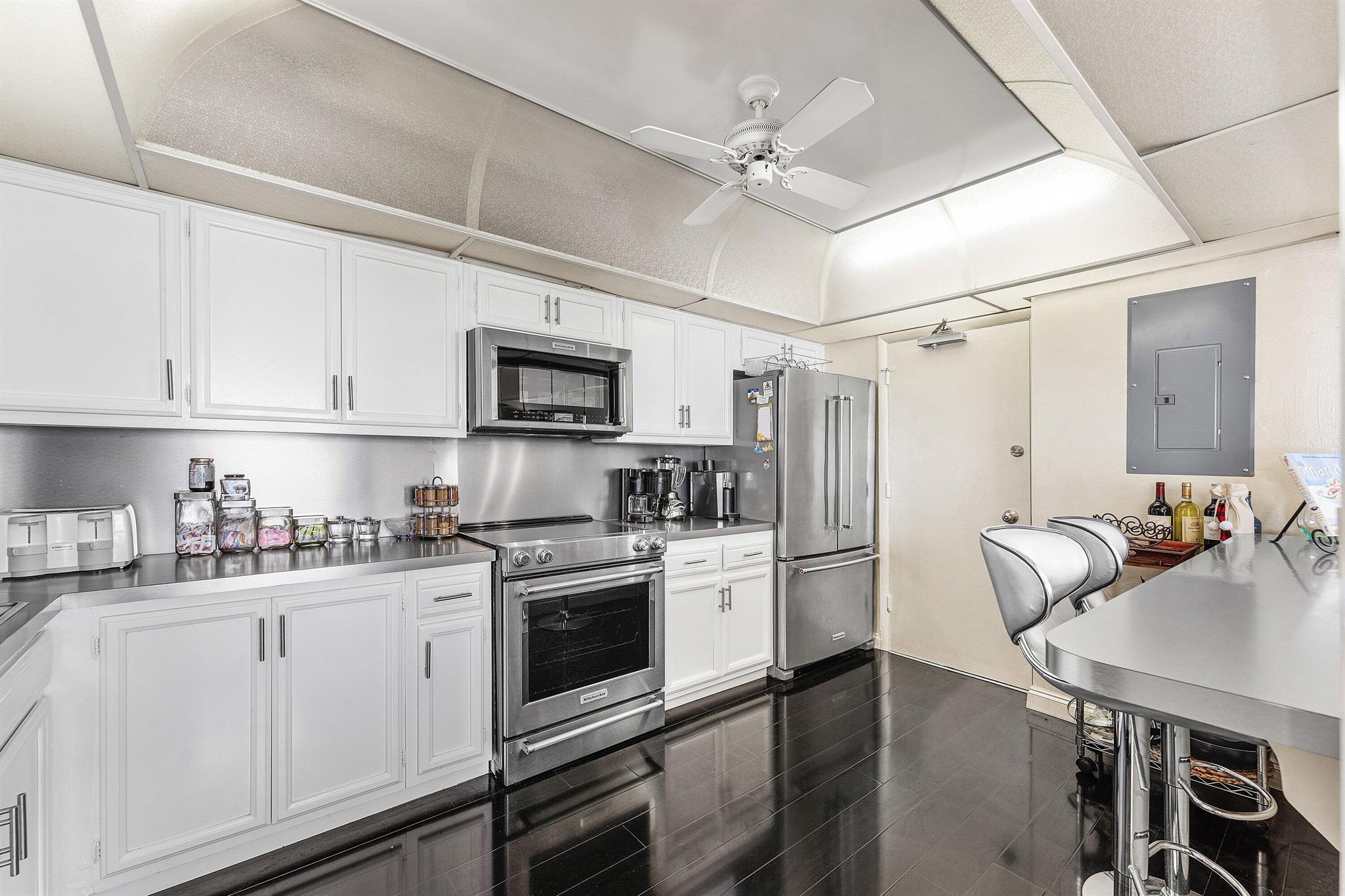 REGENCY TOWER CONDO - Residential